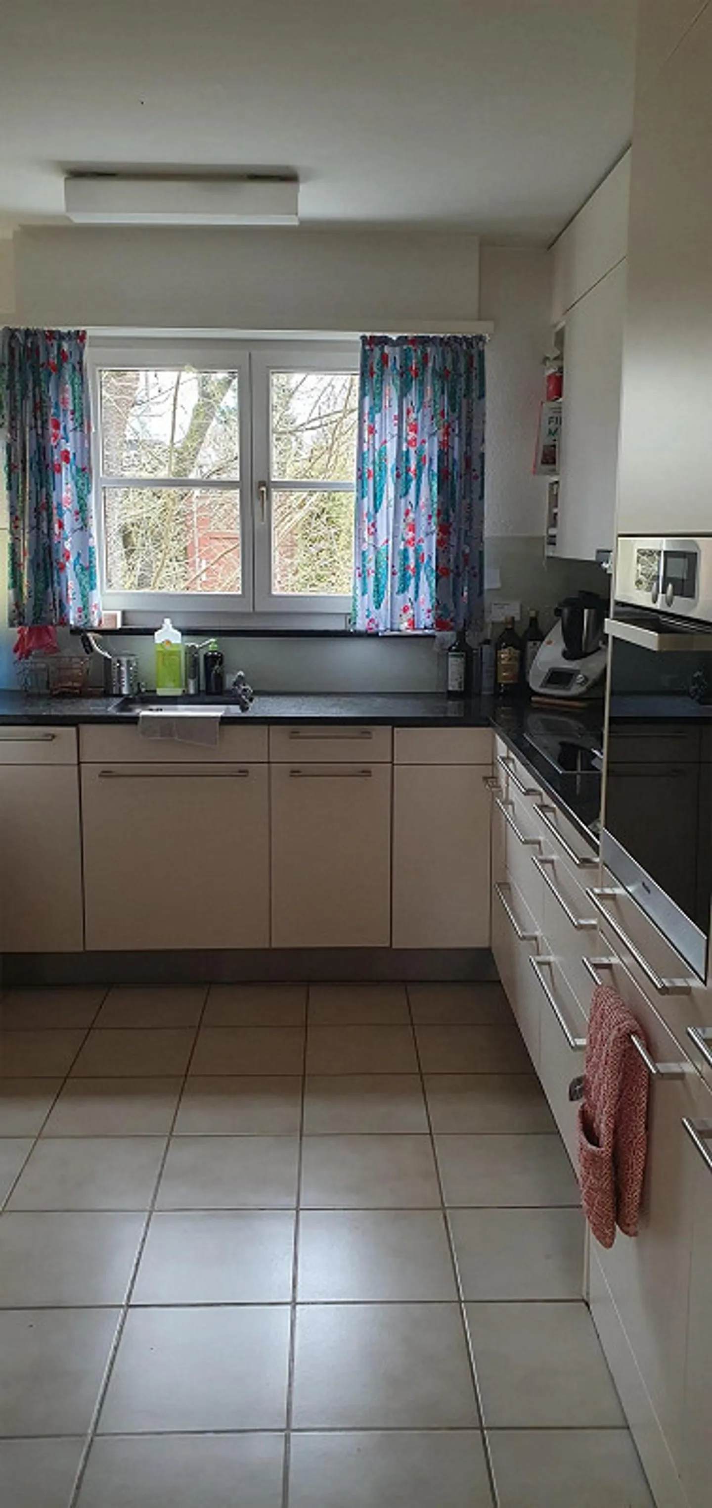 Idyllic 6.5 Room Single Family House with Large Garden in Binningen - Photo 13 of 23