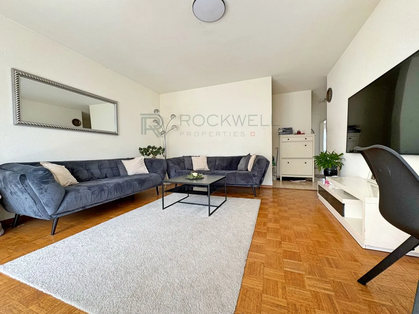 Yverdon Centro - Appartamento 3,5 locali con parcheggio esterno - Foto 2 di 9
