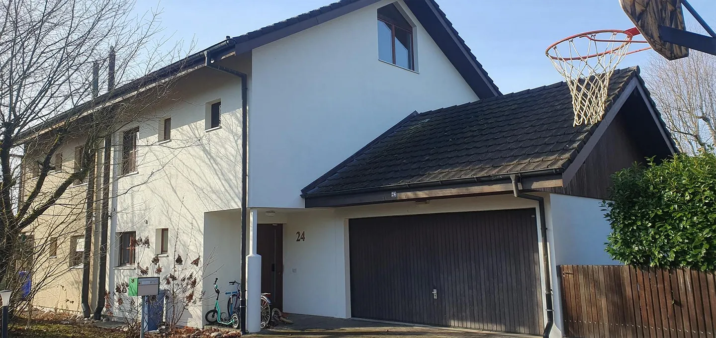 Idyllic 6.5 Room Single Family House with Large Garden in Binningen - Photo 1 of 23