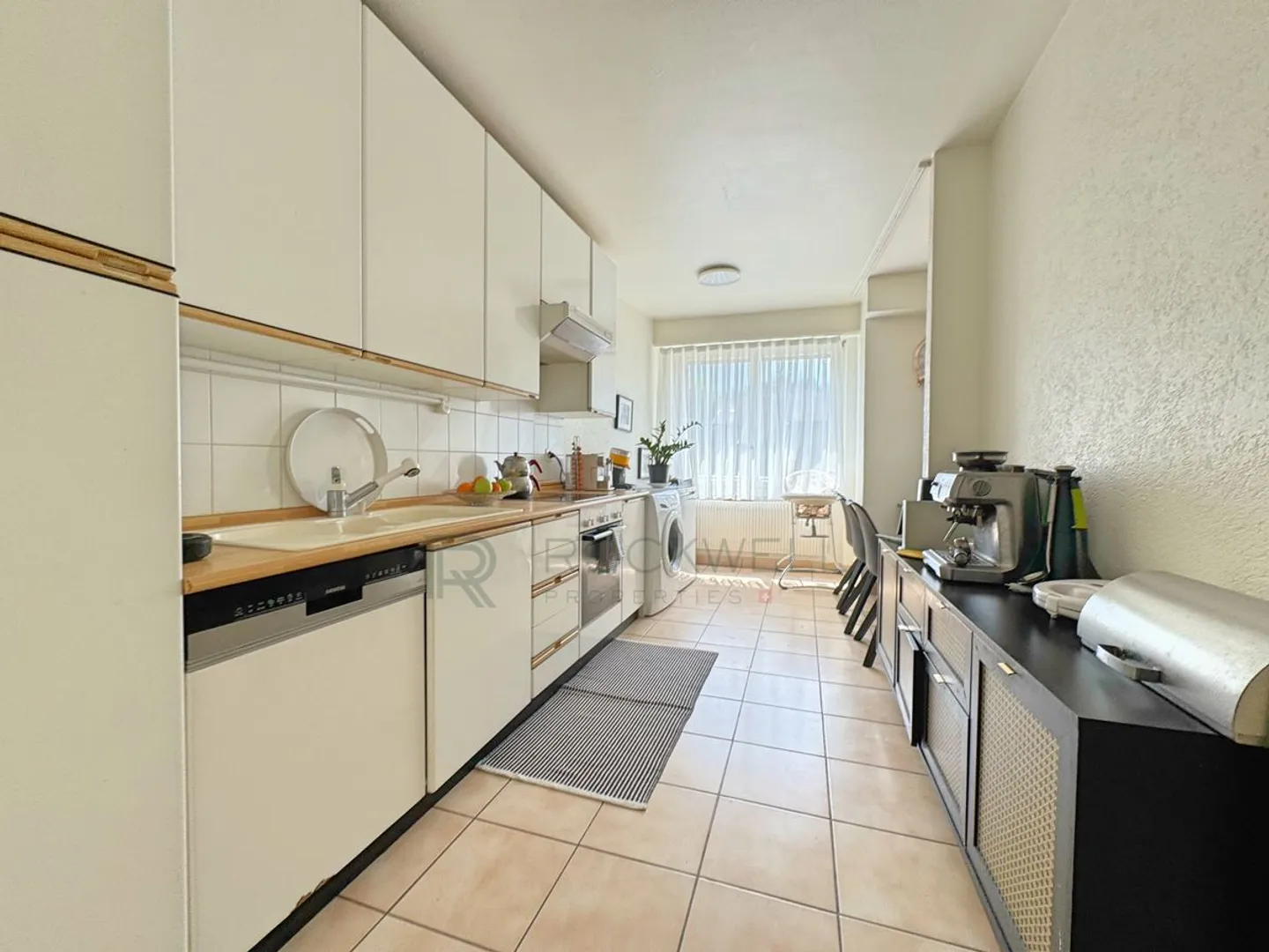 Yverdon Centro - Appartamento 3,5 locali con parcheggio esterno - Foto 3 di 9