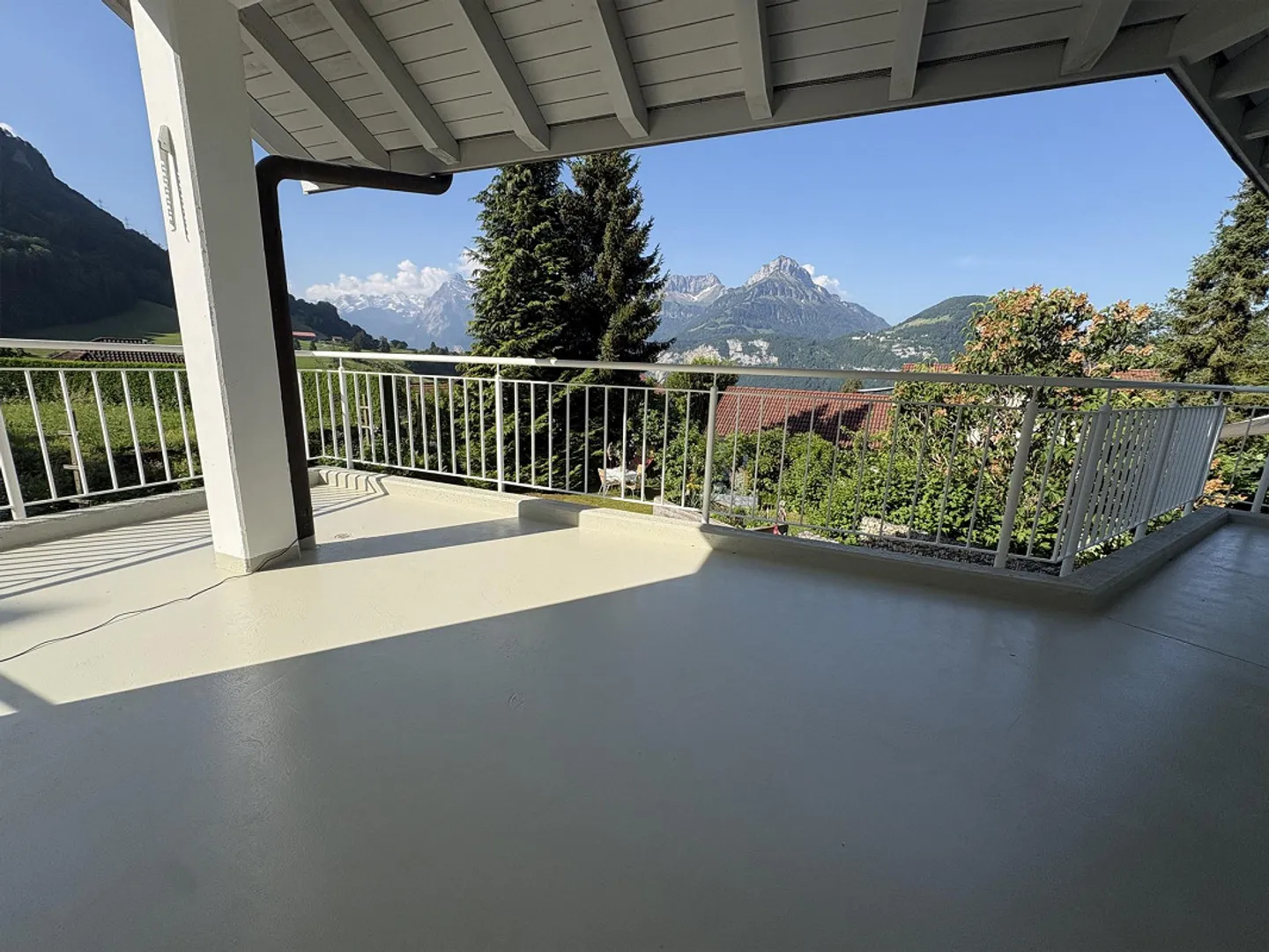 Esclusiva casa familiare di 5,5 stanze con vista lago, giardino, doppio garage - Foto 3 di 14