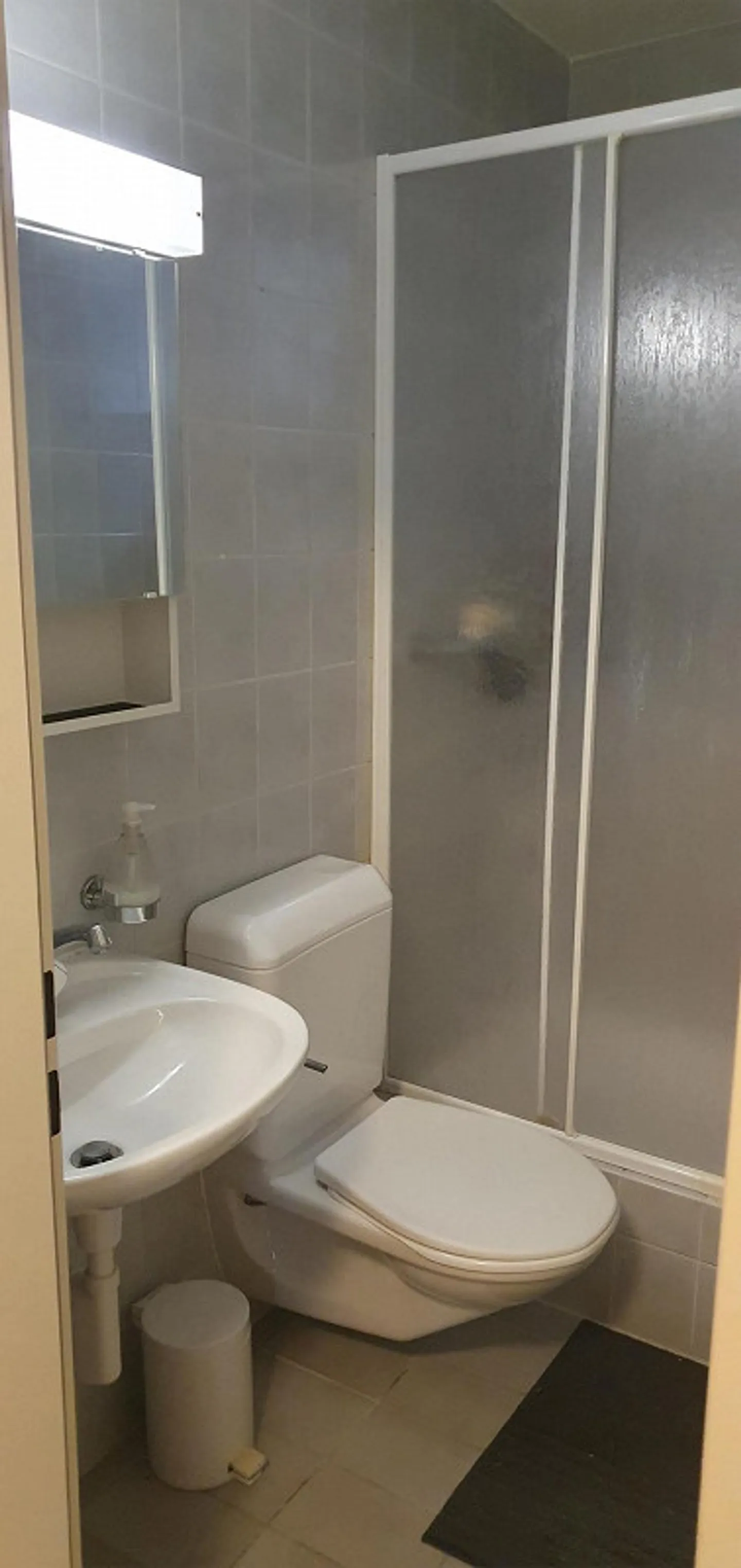 Idyllic 6.5 Room Single Family House with Large Garden in Binningen - Photo 17 of 23