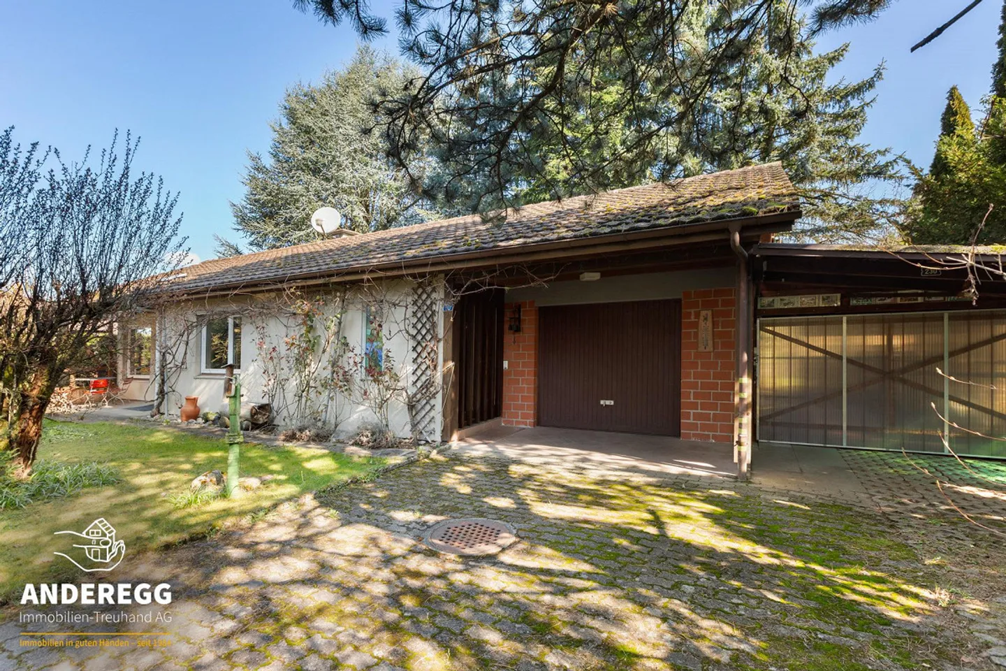 Idyllic Single-Family Home on 889 m2 Plot - Photo 2 of 13