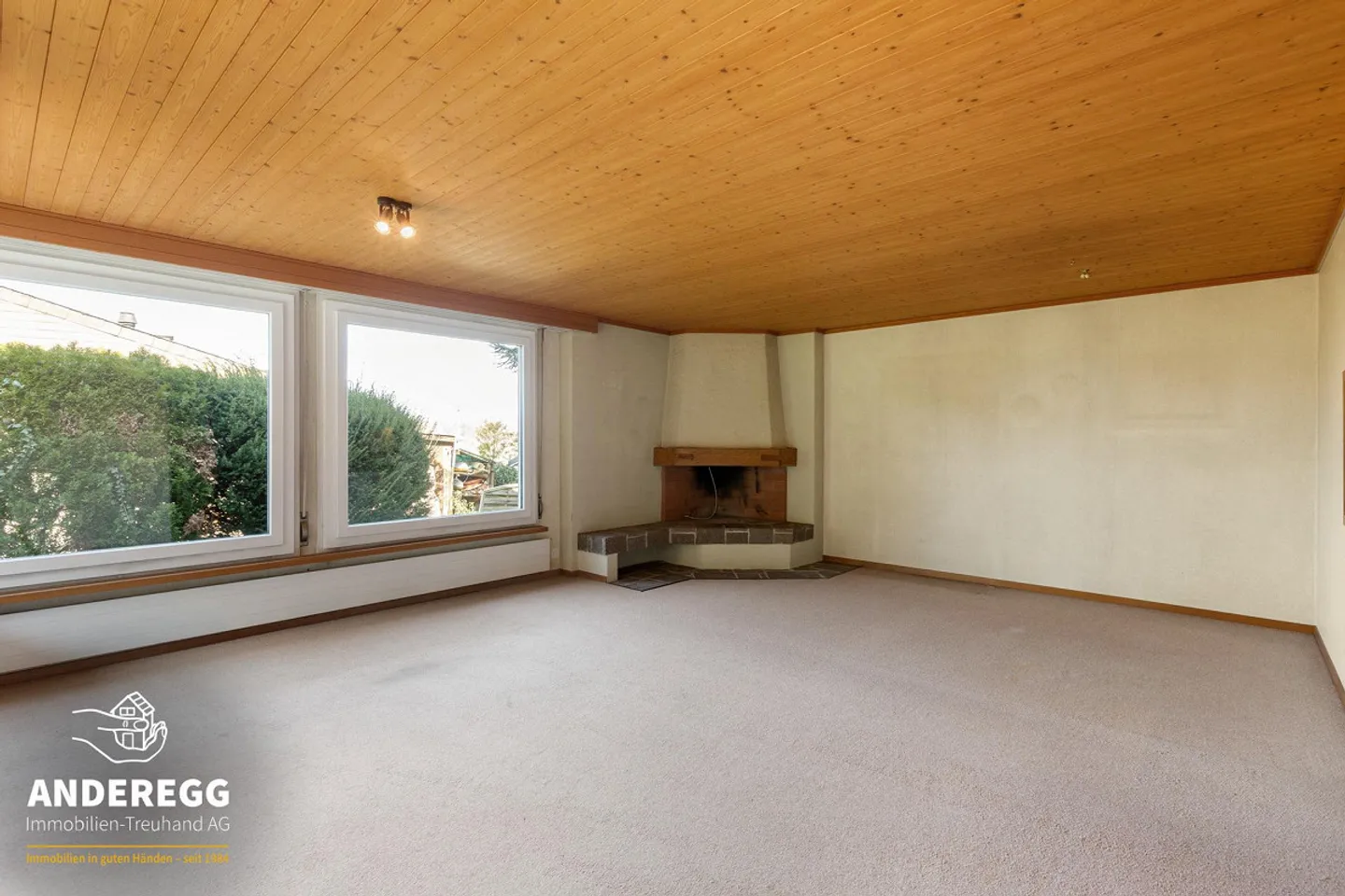 Idyllic Single-Family Home on 889 m2 Plot - Photo 5 of 13