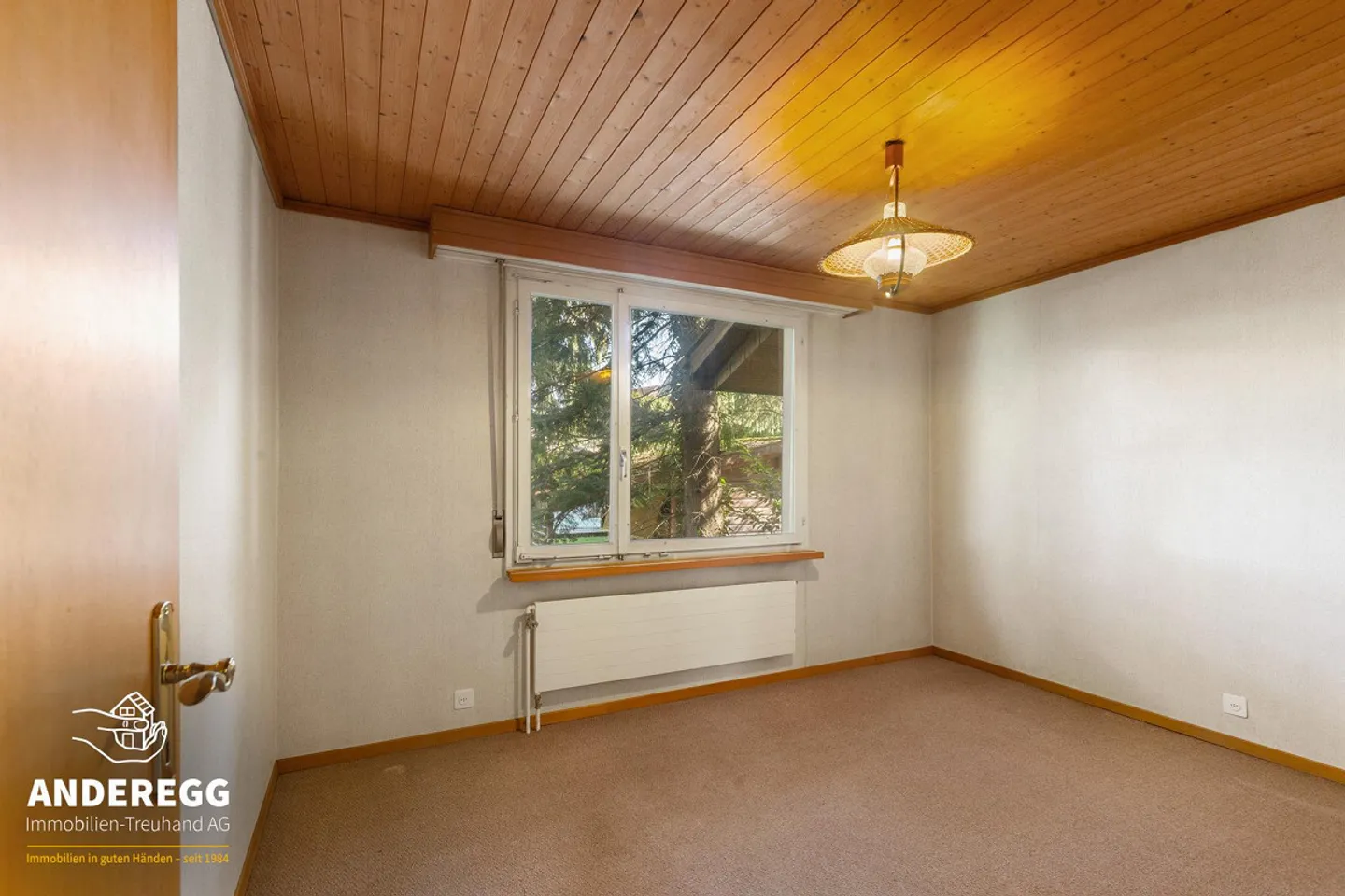 Idyllic Single-Family Home on 889 m2 Plot - Photo 8 of 13