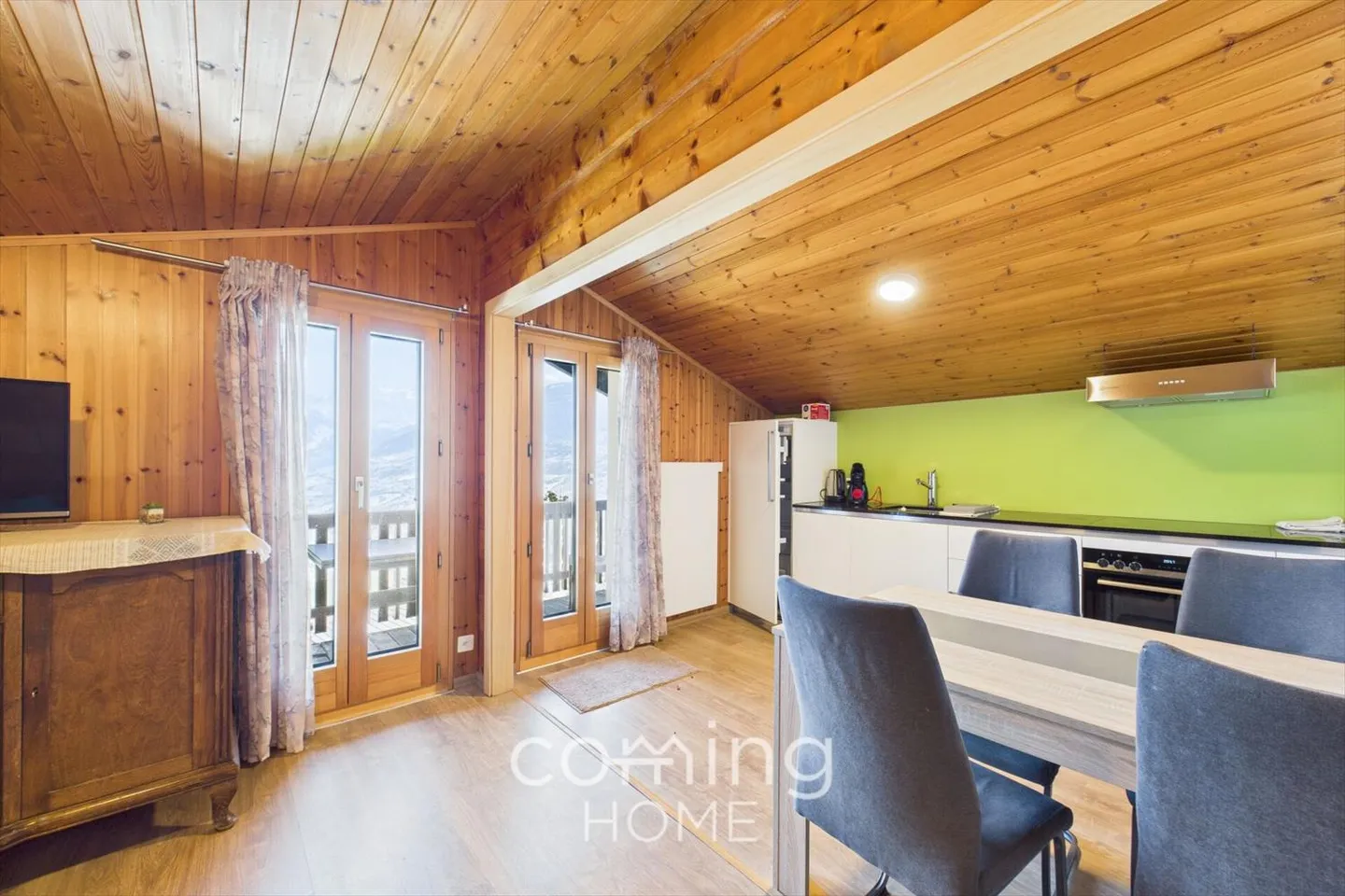 Charming 2.5-room apartment in Ergisch - Renovated & with Alpine view - Photo 2 of 9