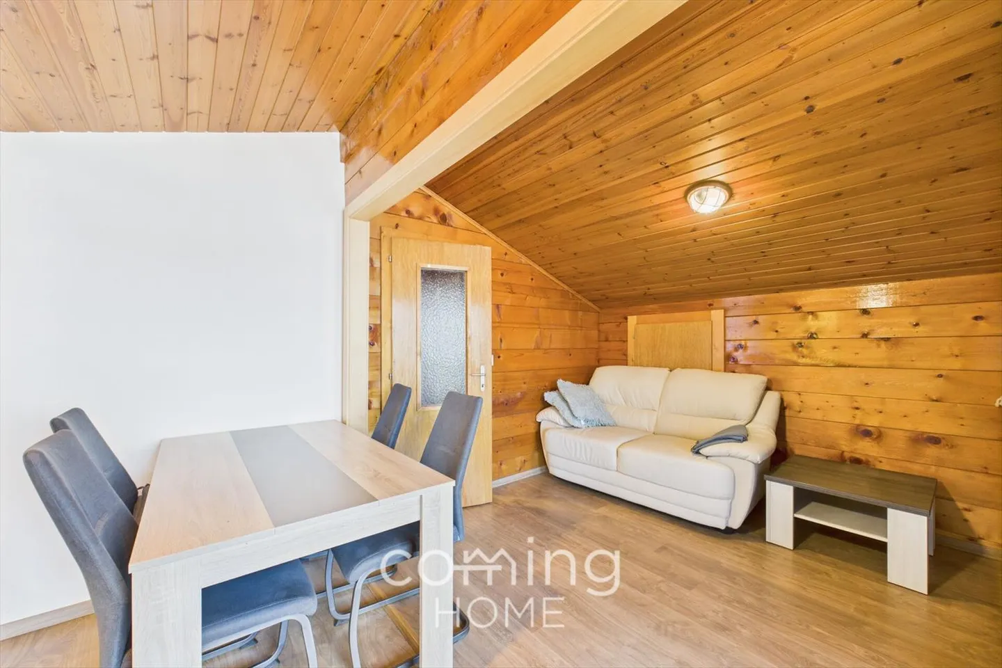 Charming 2.5-room apartment in Ergisch - Renovated & with Alpine view - Photo 1 of 9