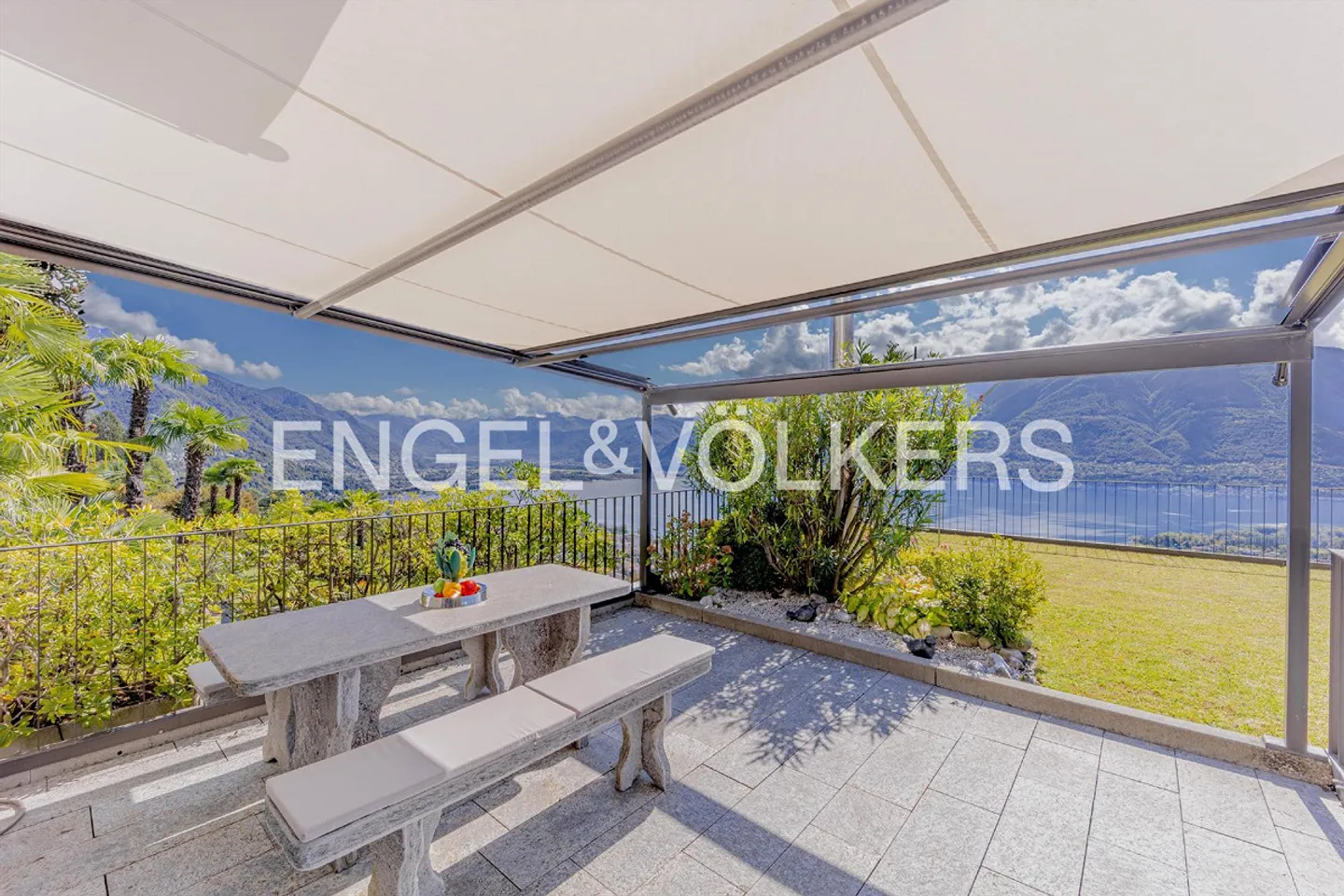 Appartement 2,5 pièces avec terrasse de rêve et piscine (69) - Photo 1 sur 9