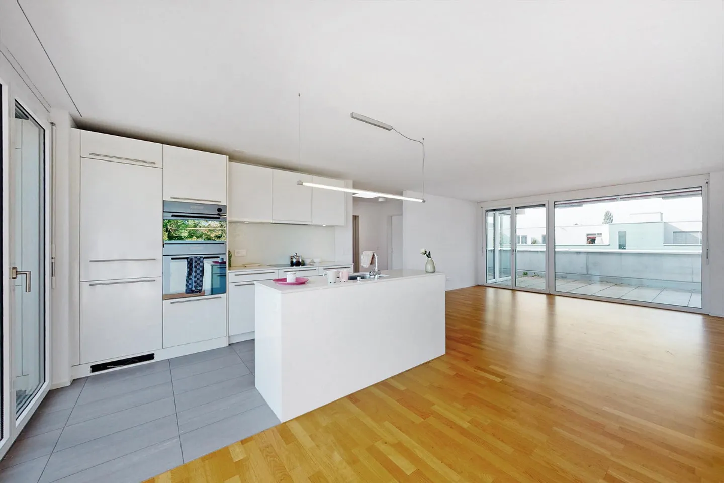 Exclusive penthouse apartment with a view seeks new tenant from 01.02... - Photo 3 of 11