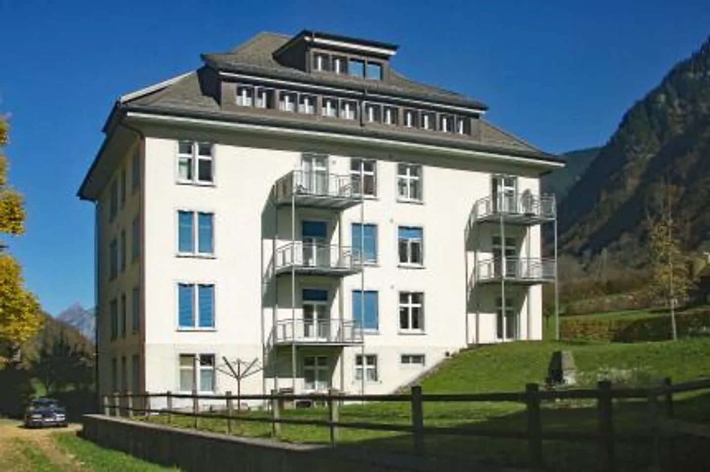 Cozy and affordable 2 1/2 room apartment near the holiday resort Braunwald - Photo 1 of 4