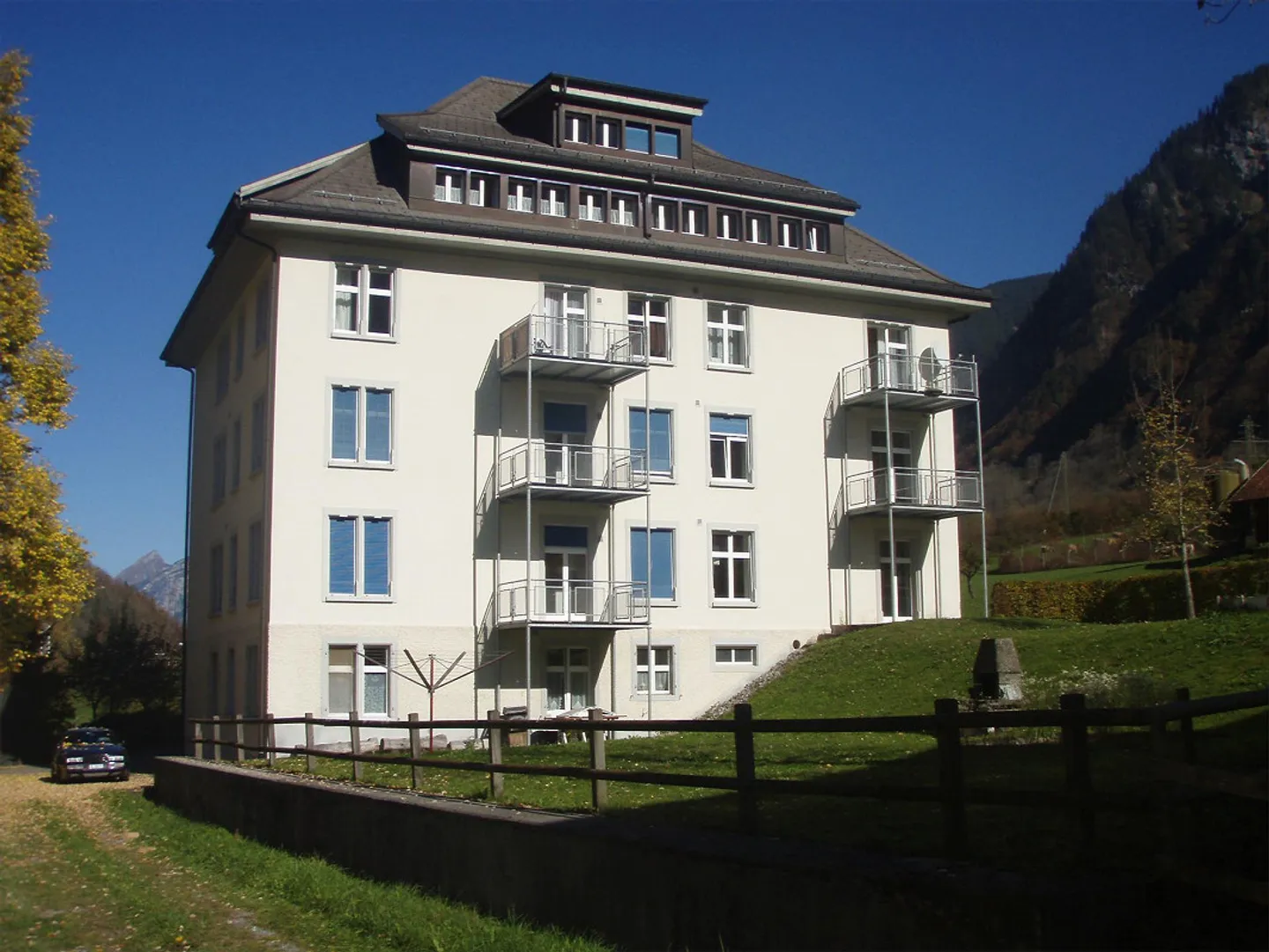 Cozy and affordable 2 1/2 room apartment near the holiday resort Braunwald - Photo 2 of 4
