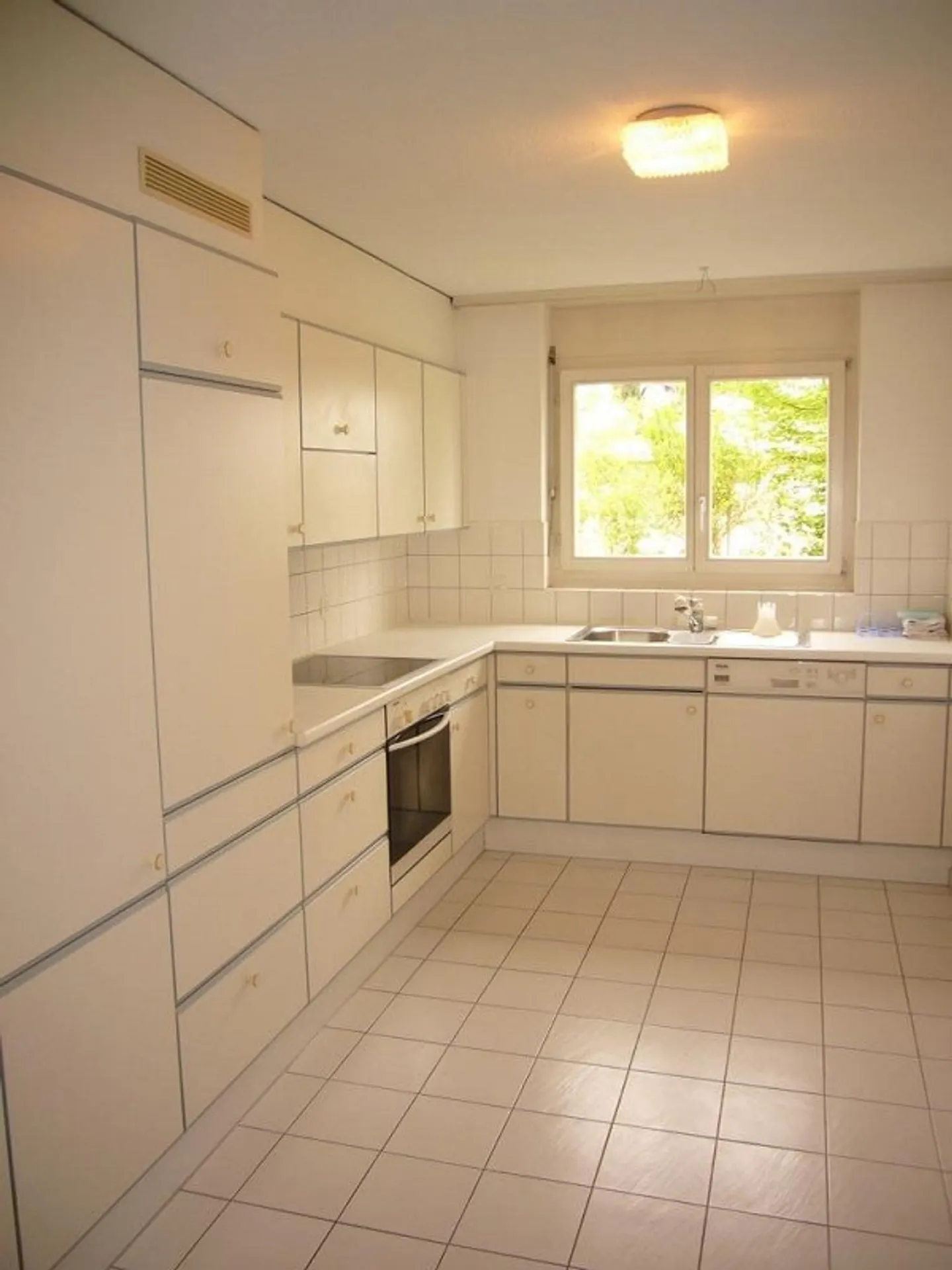 Appartamento 3½ camere idilliaco con area salotto nel giardino - Foto 3 di 8