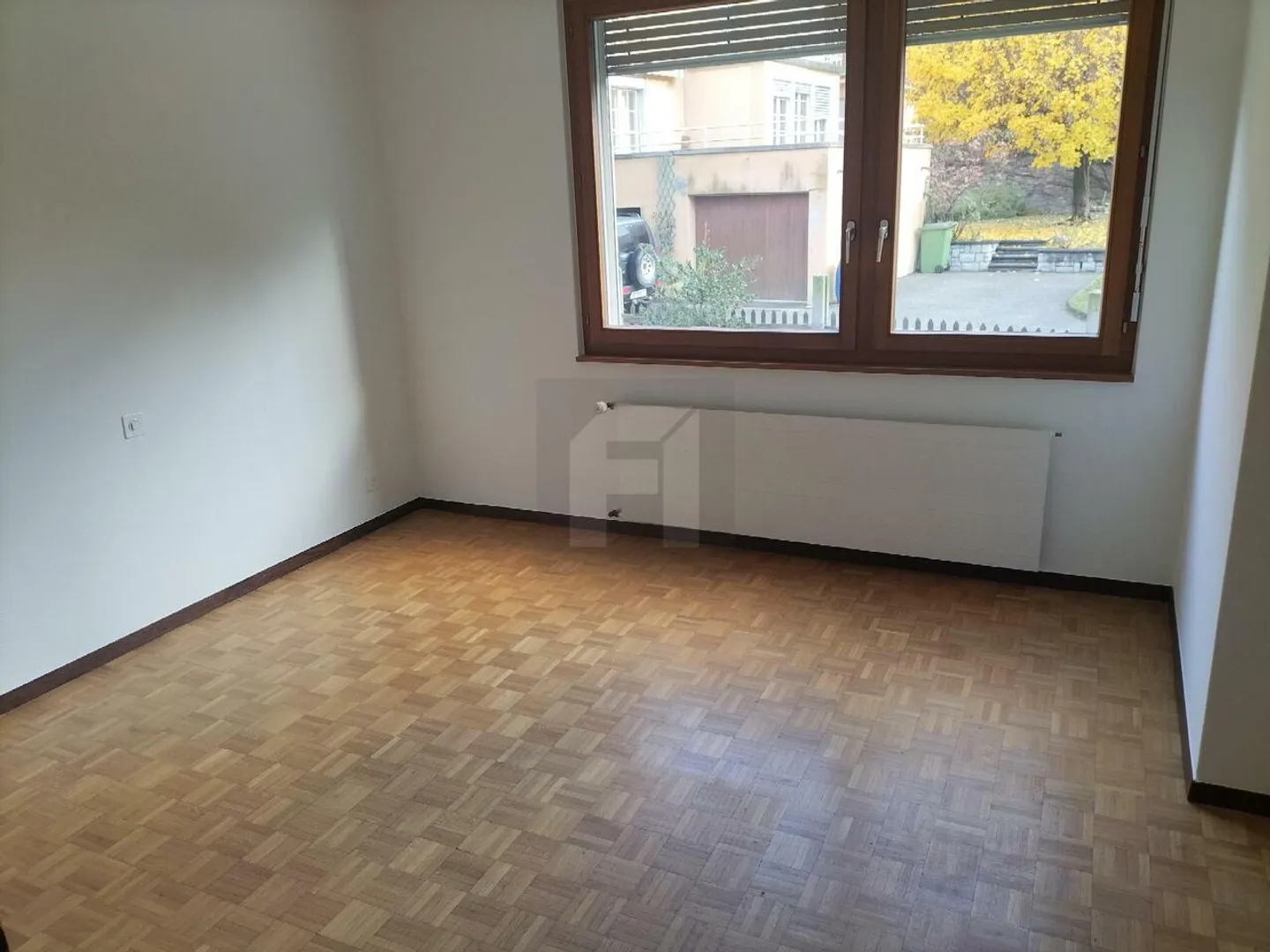 Appartement spacieux avec balcons - Photo 3 sur 6