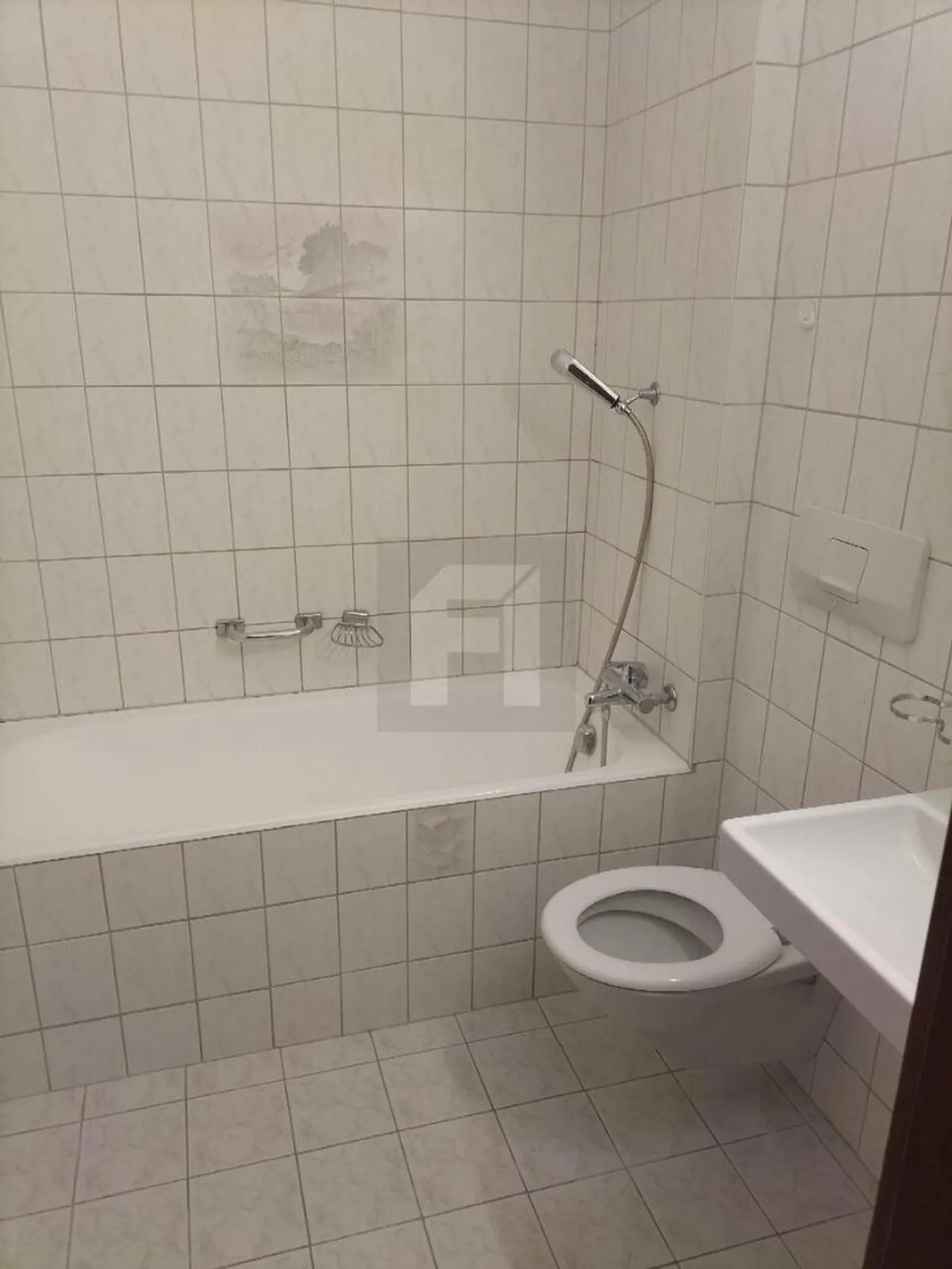 Appartement spacieux avec balcons - Photo 4 sur 6