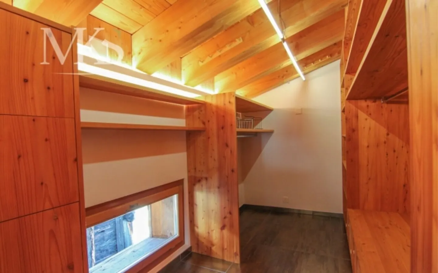 «Exklusive Duplex-Luxuswohnung im umgebauten Stall im Herzen von Geschinen» - Photo 14 of 20