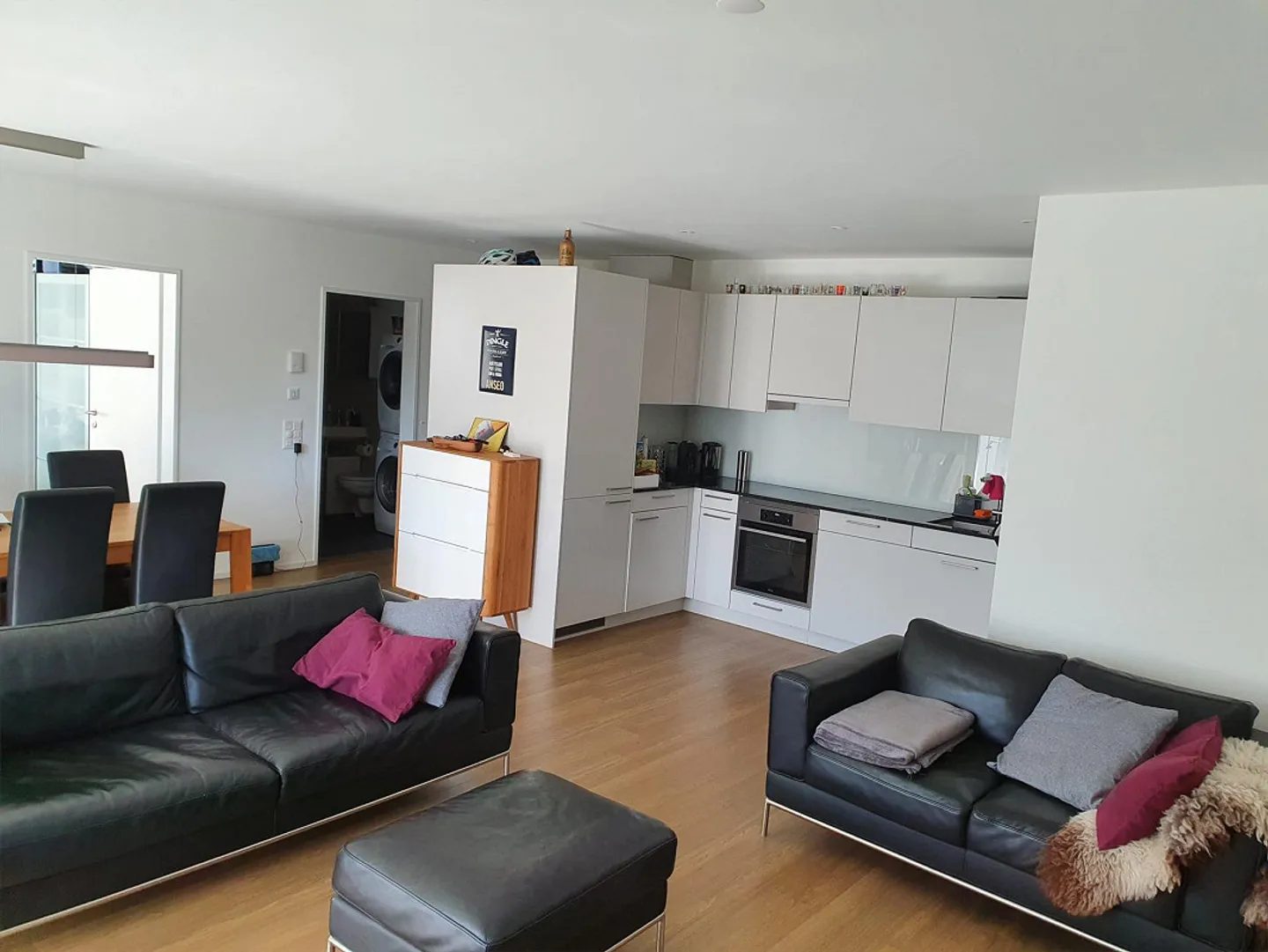 Appartamento moderno 2,5 locali con lavatrice/asciugatrice privata e patio dal 1° settembre. - Foto 1 di 11
