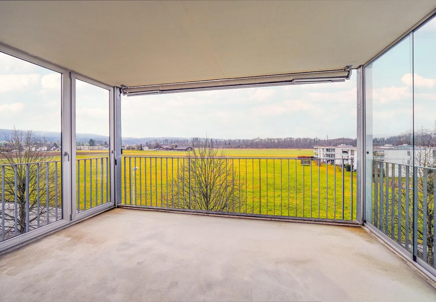 Vivere elegante con vista sul verde - Foto 1 di 10