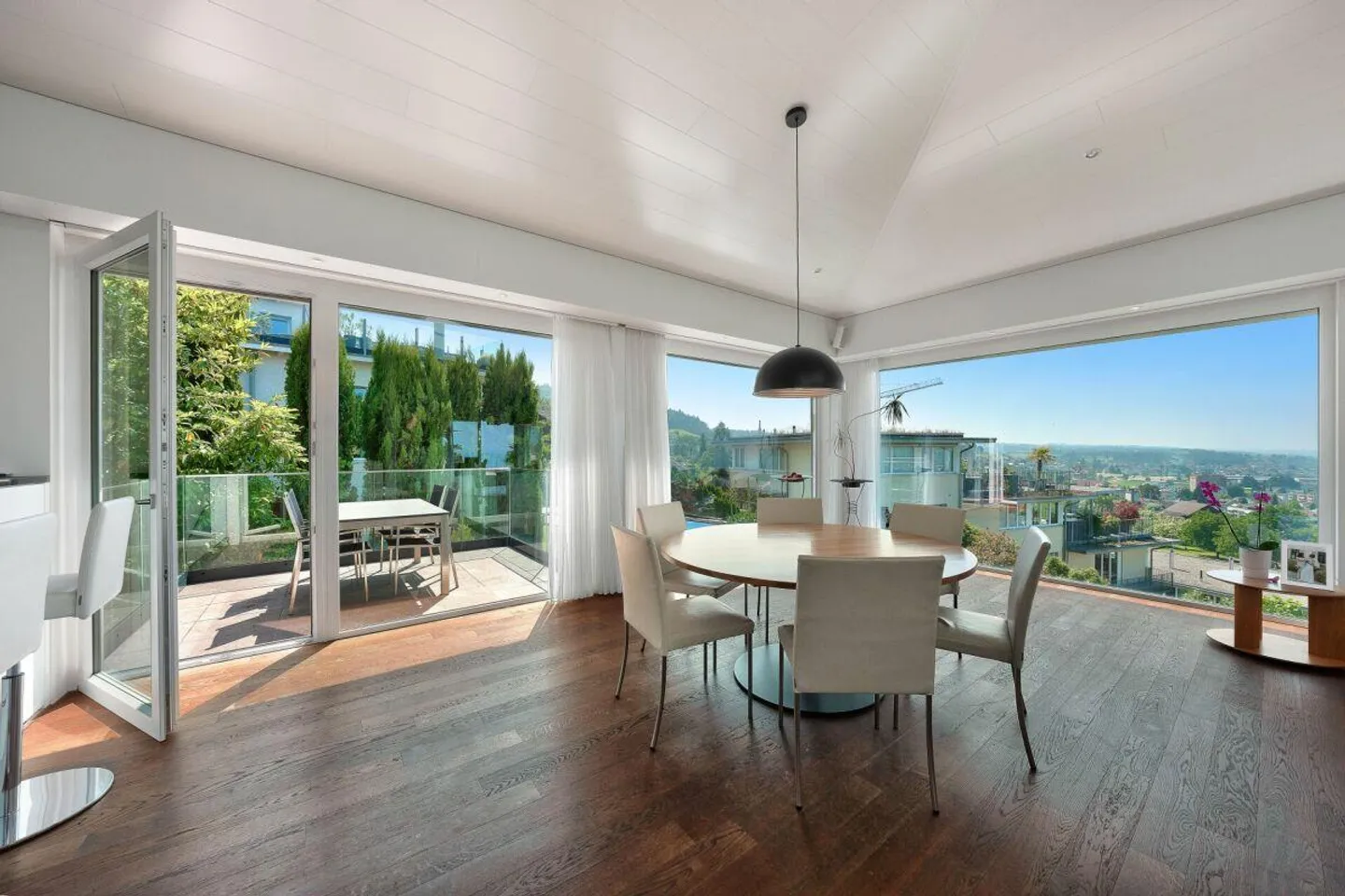 Une maison avec horizon - Élégante maisonette penthouse de 5 1/2 pièces au-dessus du lac de Constance - Photo 12 sur 13