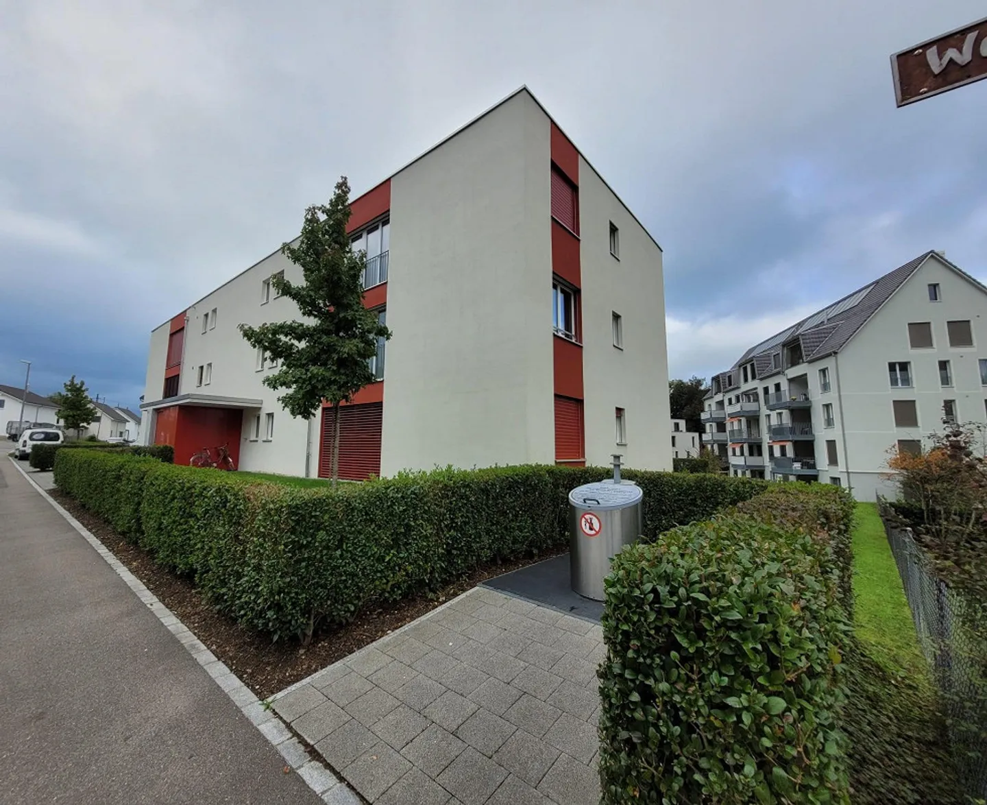 Appartamento moderno 2,5 locali con lavatrice/asciugatrice privata e patio dal 1° settembre. - Foto 9 di 11