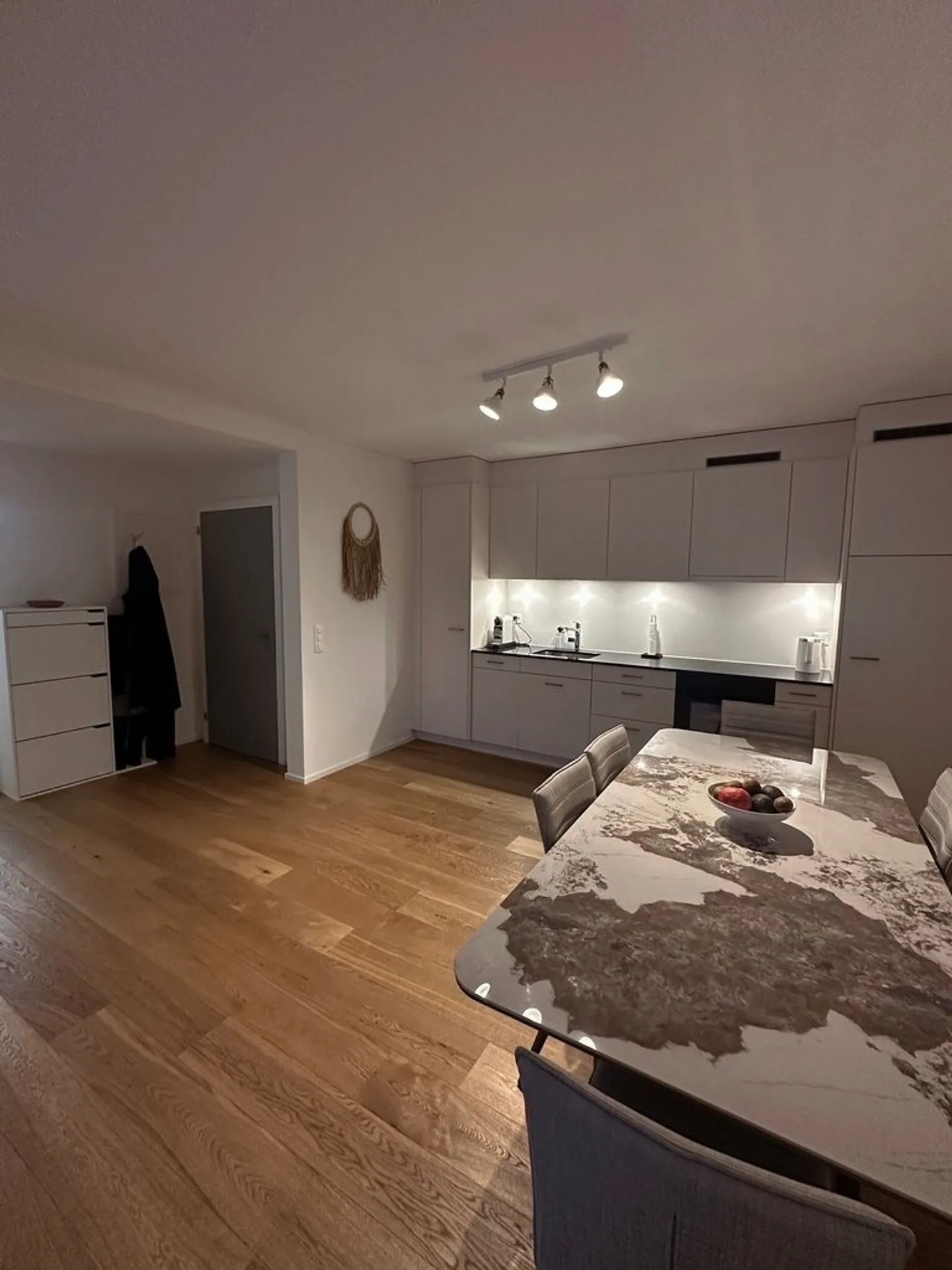 Central Location in Zurich-Oerlikon with Balcony - Photo 5 of 10