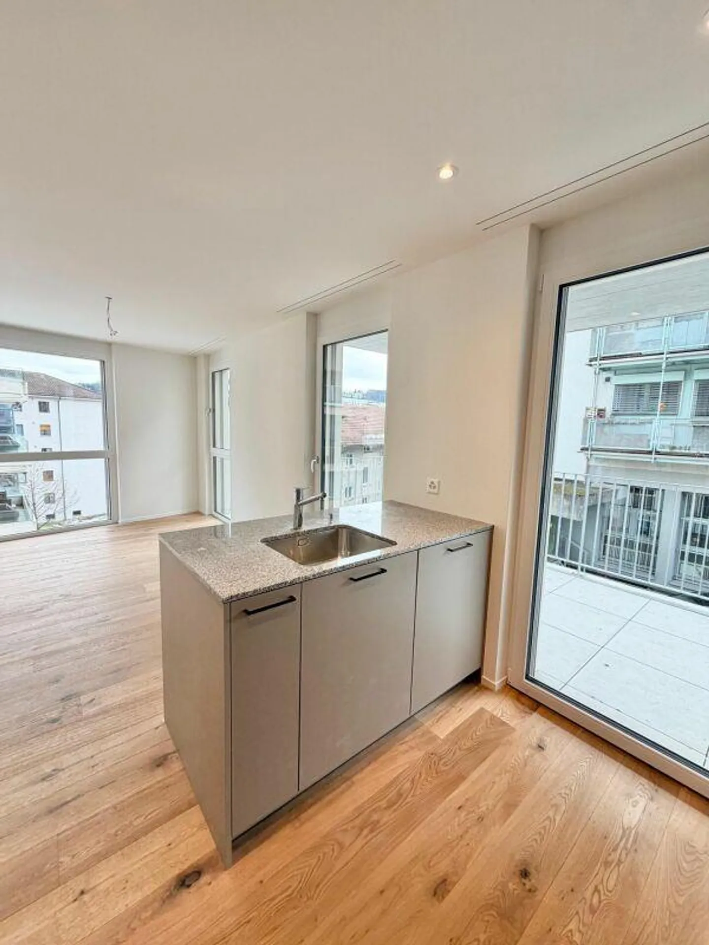 Exclusive New Apartment - VIEWING ON MONDAY, 19.01.26 AT 4 PM - Photo 4 of 21