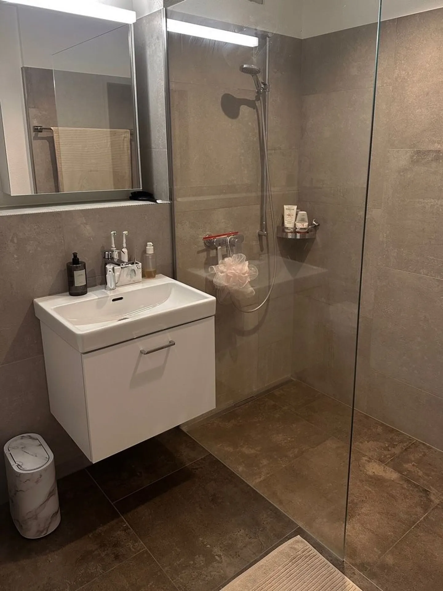 Central Location in Zurich-Oerlikon with Balcony - Photo 10 of 10