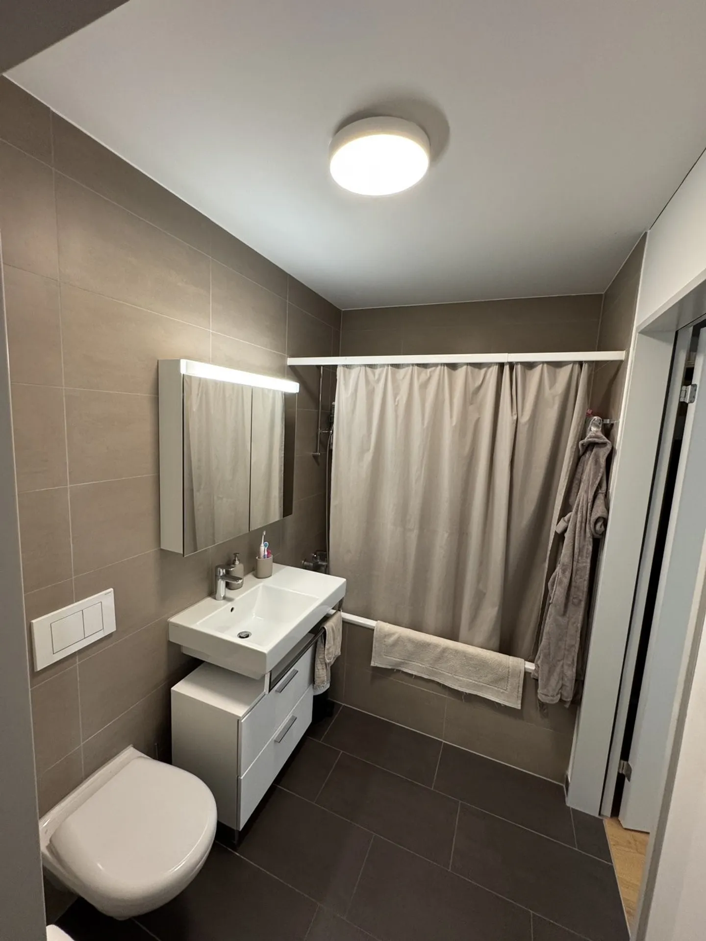 2½ ZI-WOHNUNG IN GLATTPARK (OPFIKON), MÖBLIERT, TEMPORÄR - Foto 4 von 5