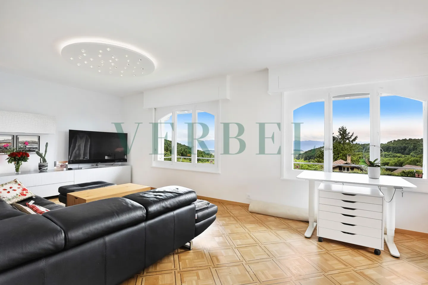 Casa familiare completamente ristrutturata con finiture di alta gamma - Foto 3 di 11