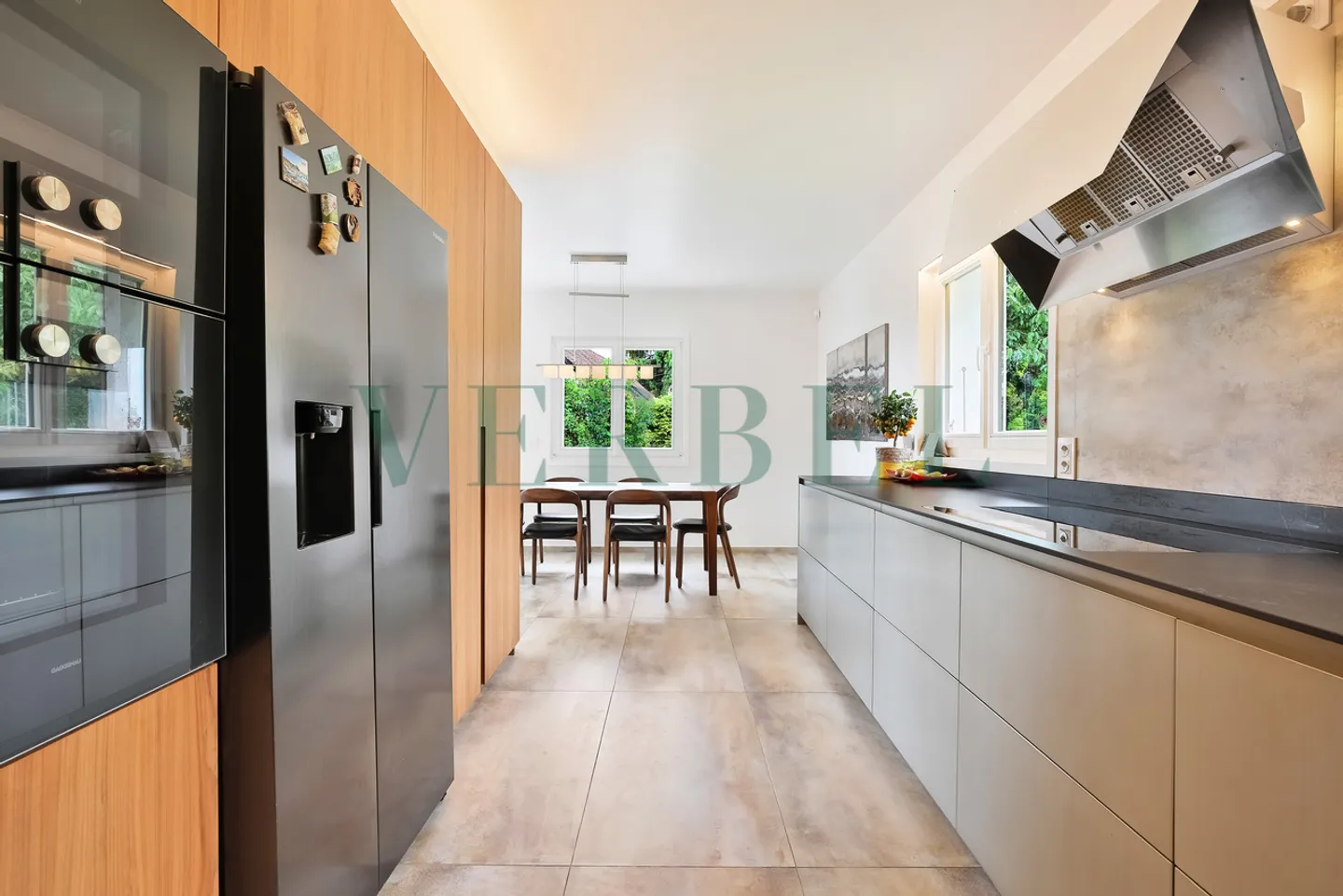 Casa familiare completamente ristrutturata con finiture di alta gamma - Foto 6 di 11