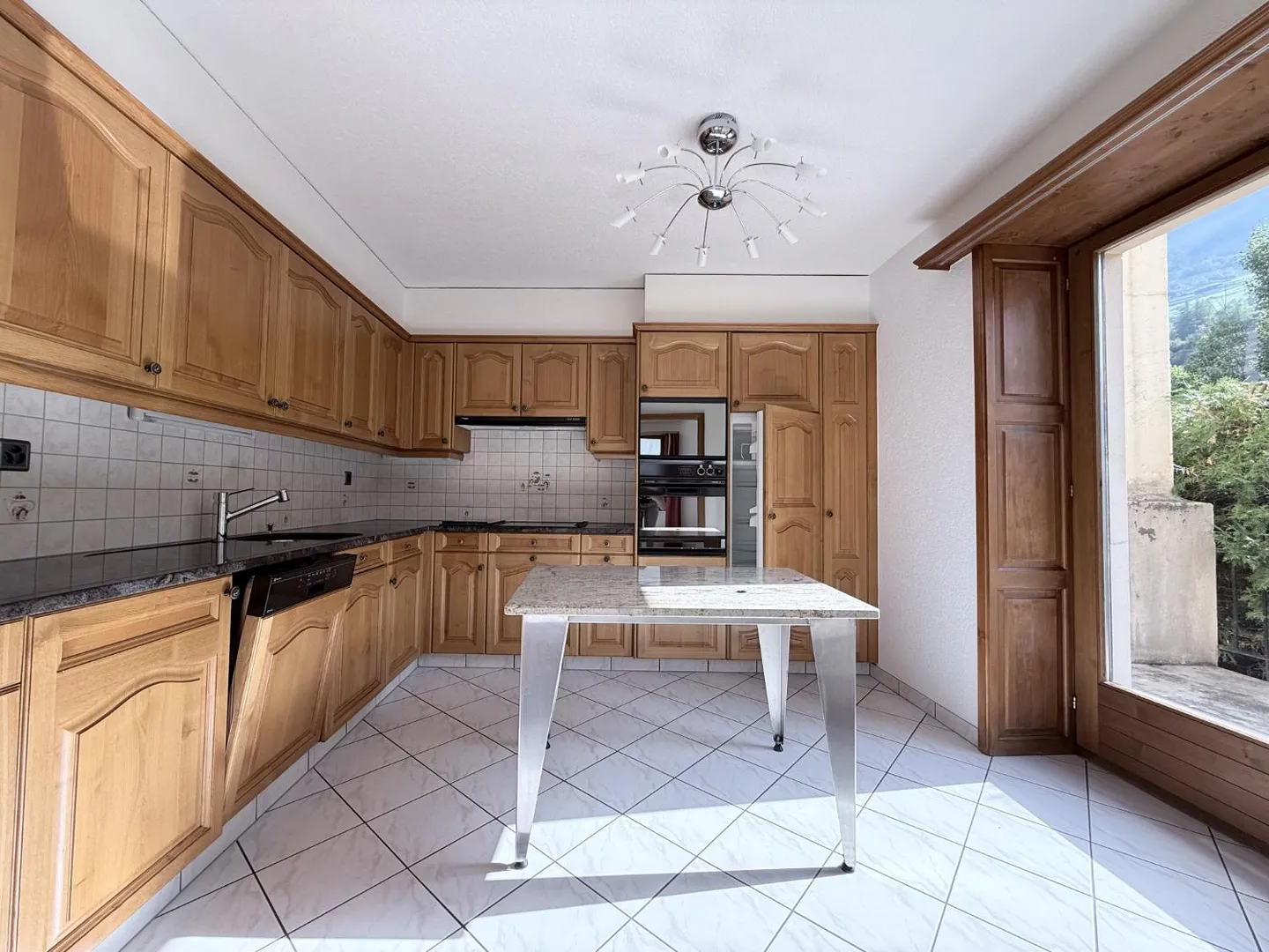 Belle maison de village avec grand jardin au cœur d'Orsières - Photo 3 sur 14