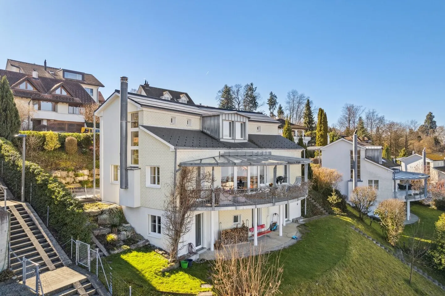 Expérience de vie exclusive et moderne avec vue imprenable sur le lac - Photo 1 sur 5