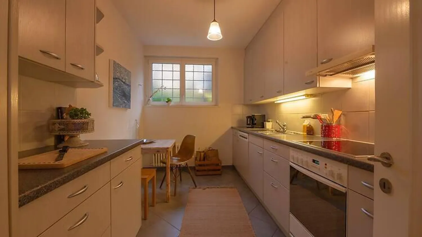 APPARTEMENT 3 PIÈCES À ZURICH - DISTRICT 10 HÖNGG, MEUBLÉ, TEMPORAIRE - Photo 3 sur 10