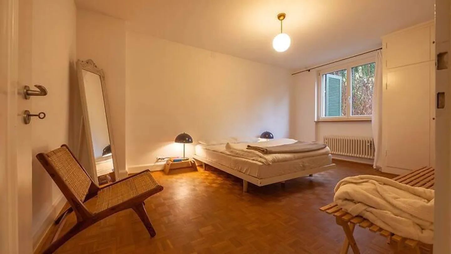 APPARTEMENT 3 PIÈCES À ZURICH - DISTRICT 10 HÖNGG, MEUBLÉ, TEMPORAIRE - Photo 5 sur 10