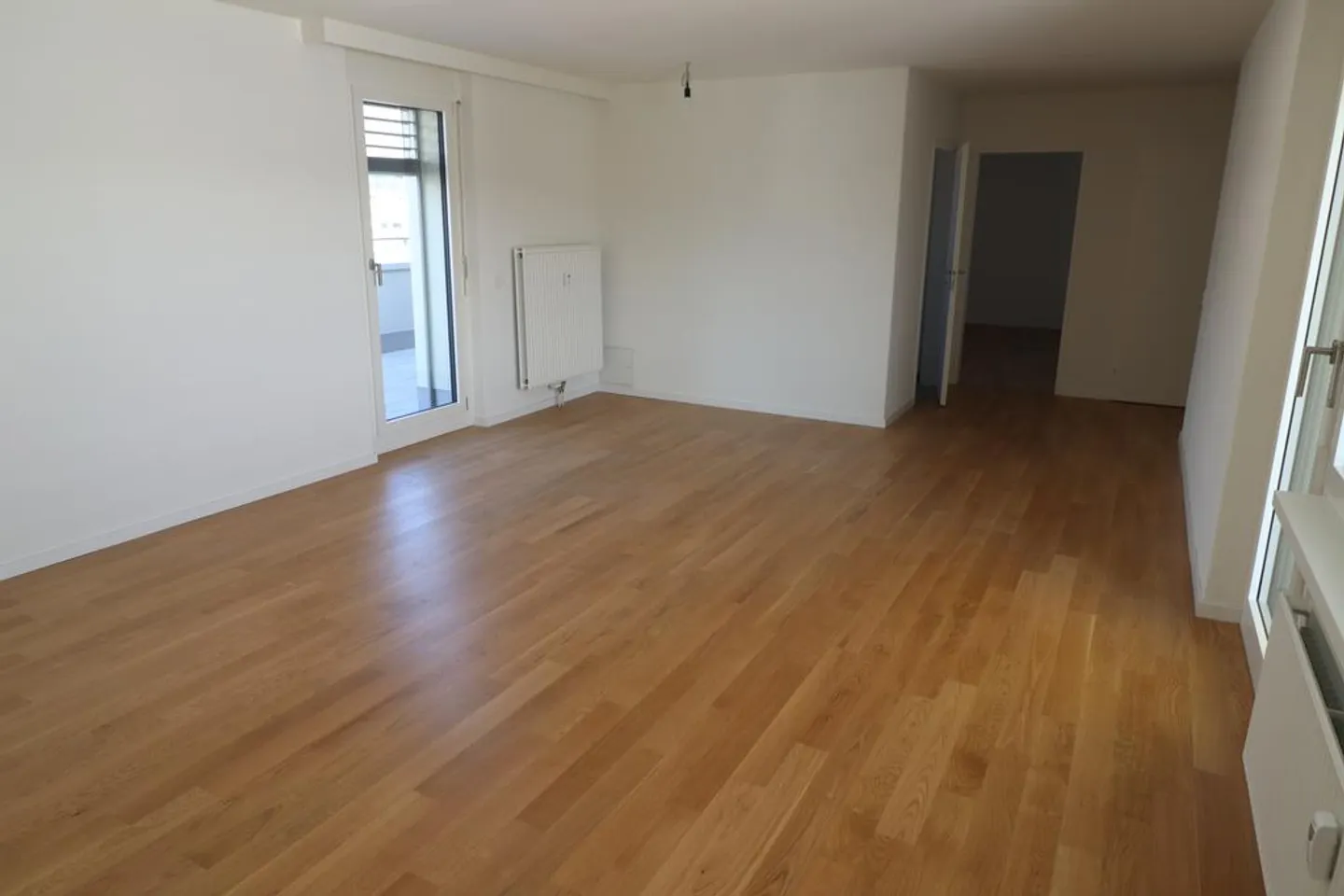 2 1/2-room penthouse apartment with a view of the mountains - Photo 2 of 5