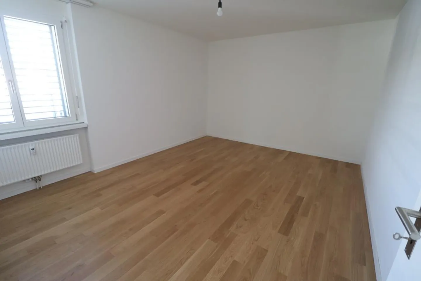 2 1/2-room penthouse apartment with a view of the mountains - Photo 5 of 5