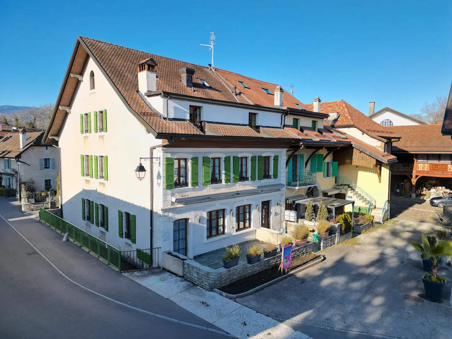 CELIGNY - CHARMING INCOME PROPERTY - Photo 2 of 11