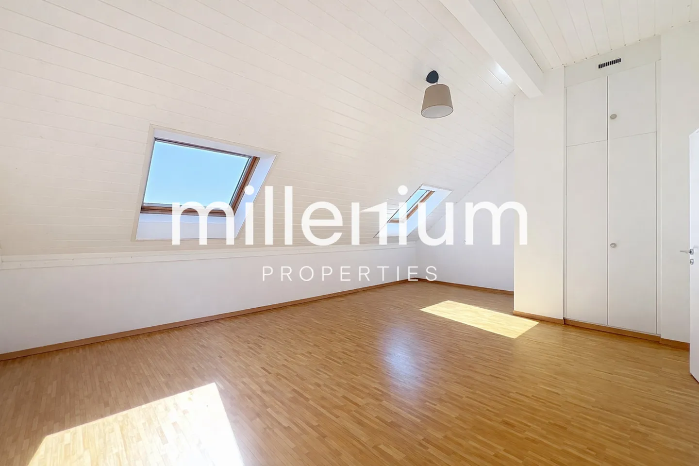 Magnificent duplex with stunning lake view in Nyon - Photo 9 of 10