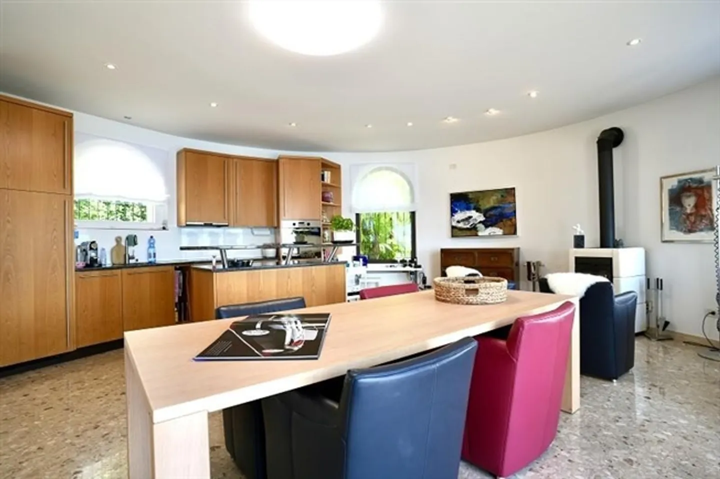 7 1/2-Room Villa in a Very Quiet, Sunny Location with Panoramic Lake View - Photo 7 of 20