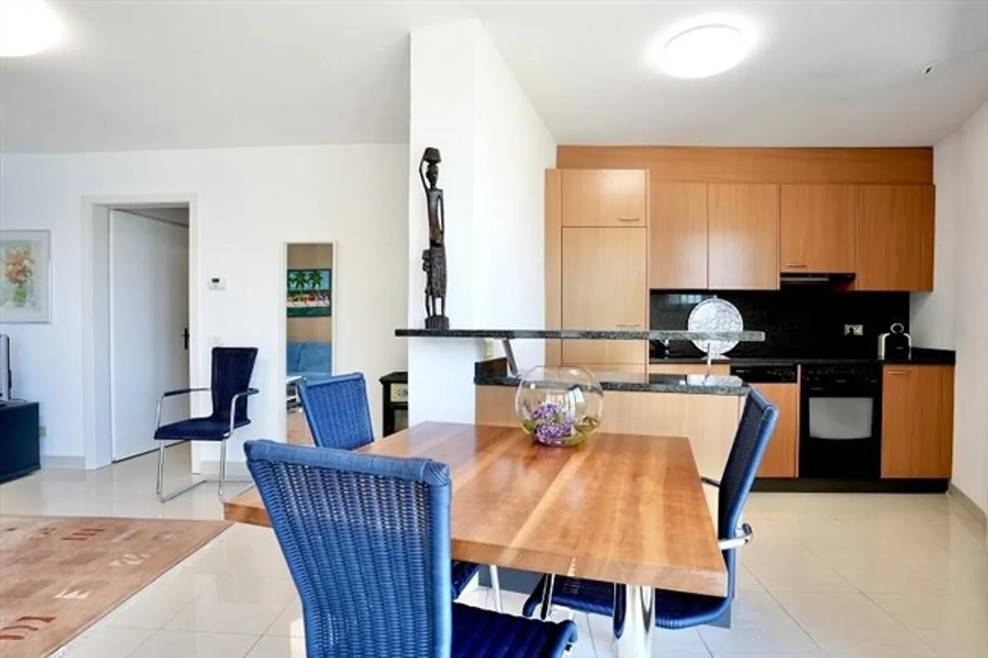 7 1/2-Room Villa in a Very Quiet, Sunny Location with Panoramic Lake View - Photo 9 of 20