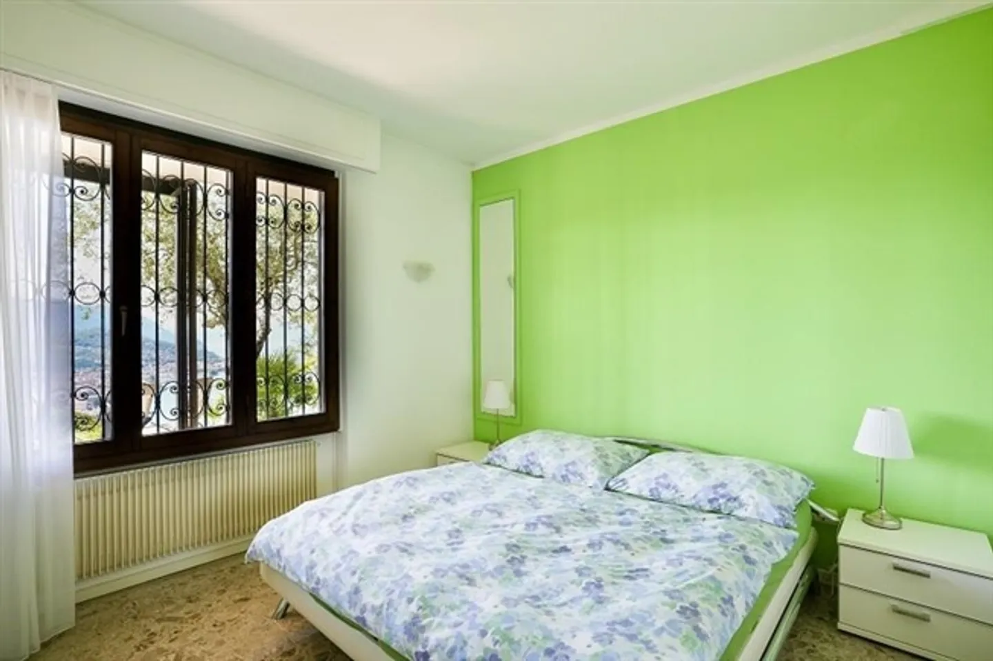 7 1/2-Room Villa in a Very Quiet, Sunny Location with Panoramic Lake View - Photo 13 of 20