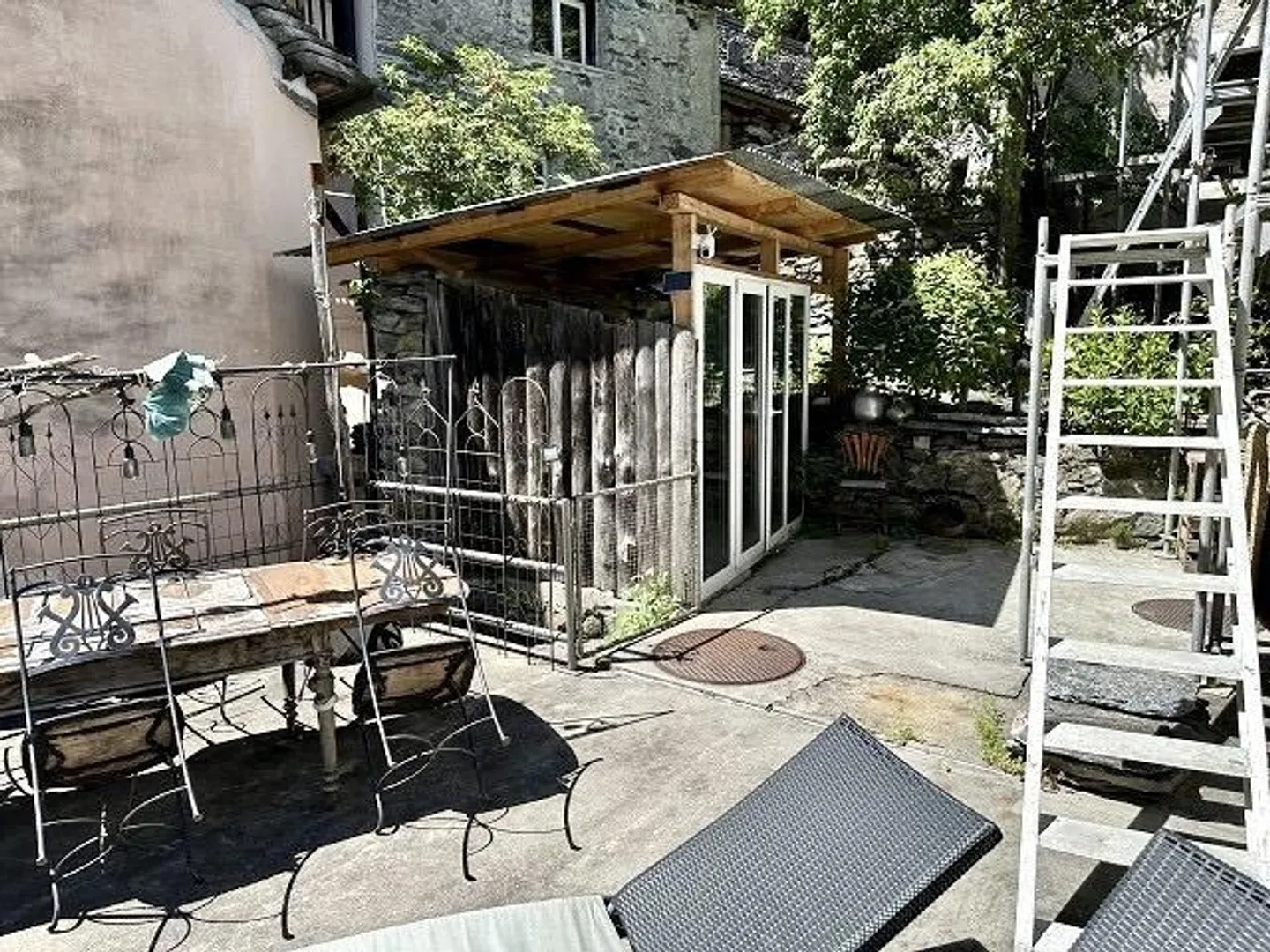 Large property with meadow land in a very sunny, quiet location... - Photo 42 of 63