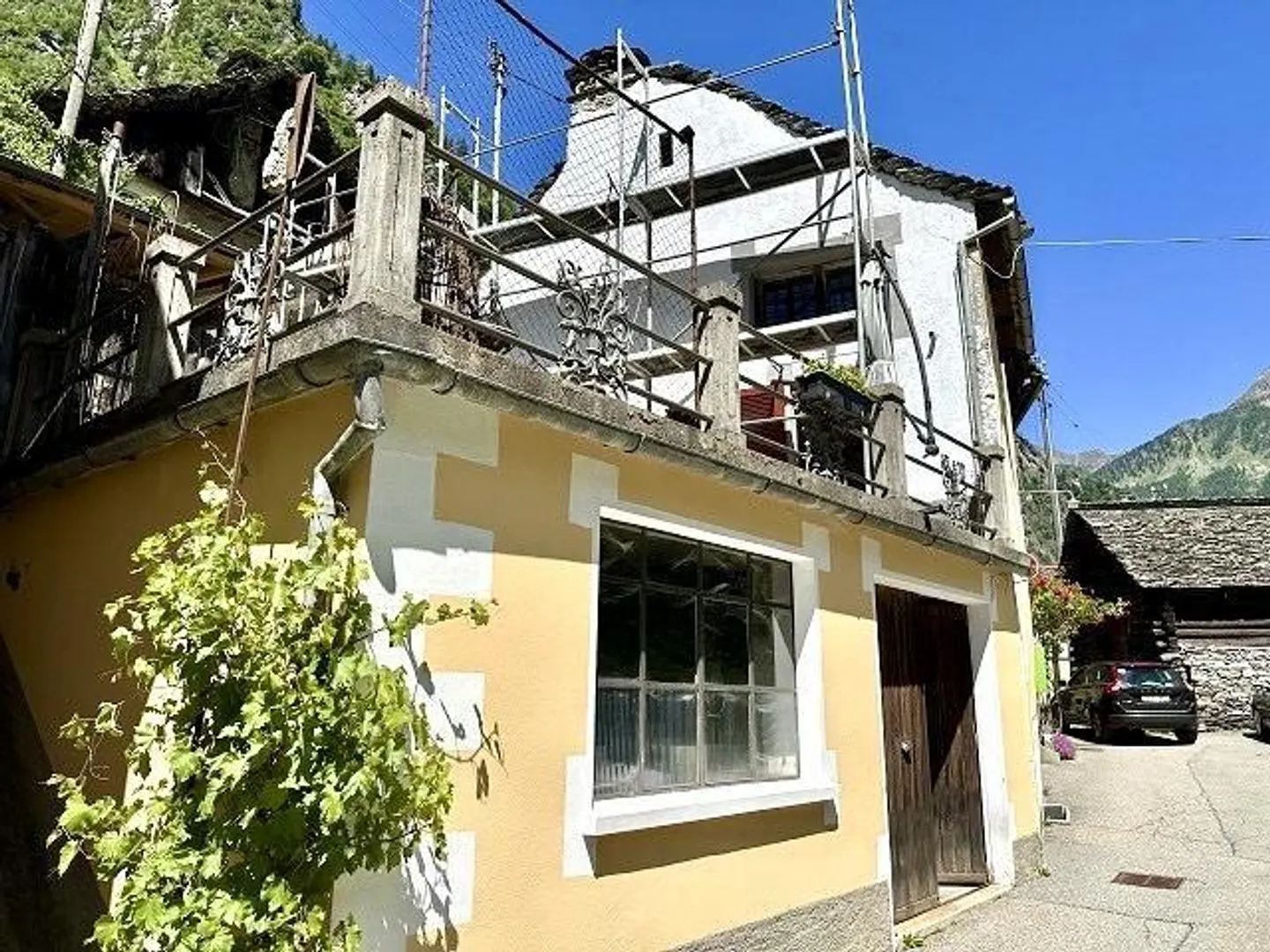 Large property with meadow land in a very sunny, quiet location... - Photo 38 of 63