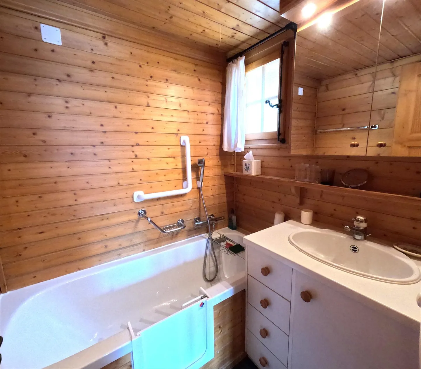 Chalet for sale - Photo 7 of 18