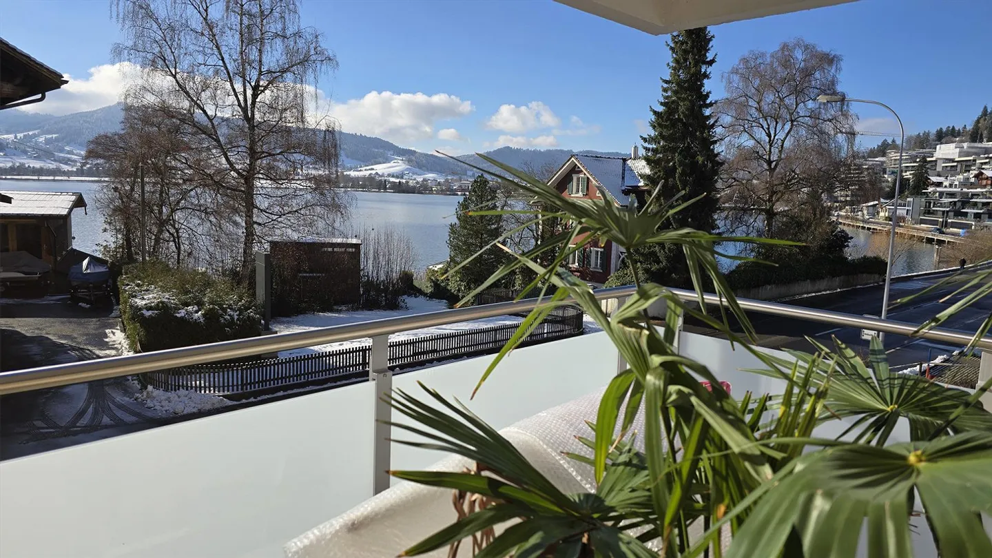 Charmante appartement 4 pièces avec vue sur le lac à Oberägeri - Photo 1 sur 15