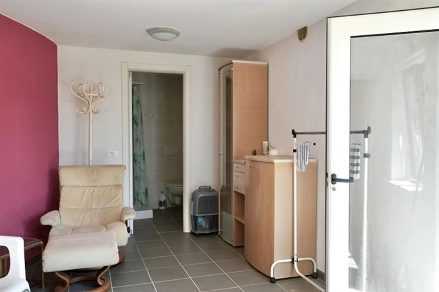 7 1/2-Room Villa in a Very Quiet, Sunny Location with Panoramic Lake View - Photo 16 of 20