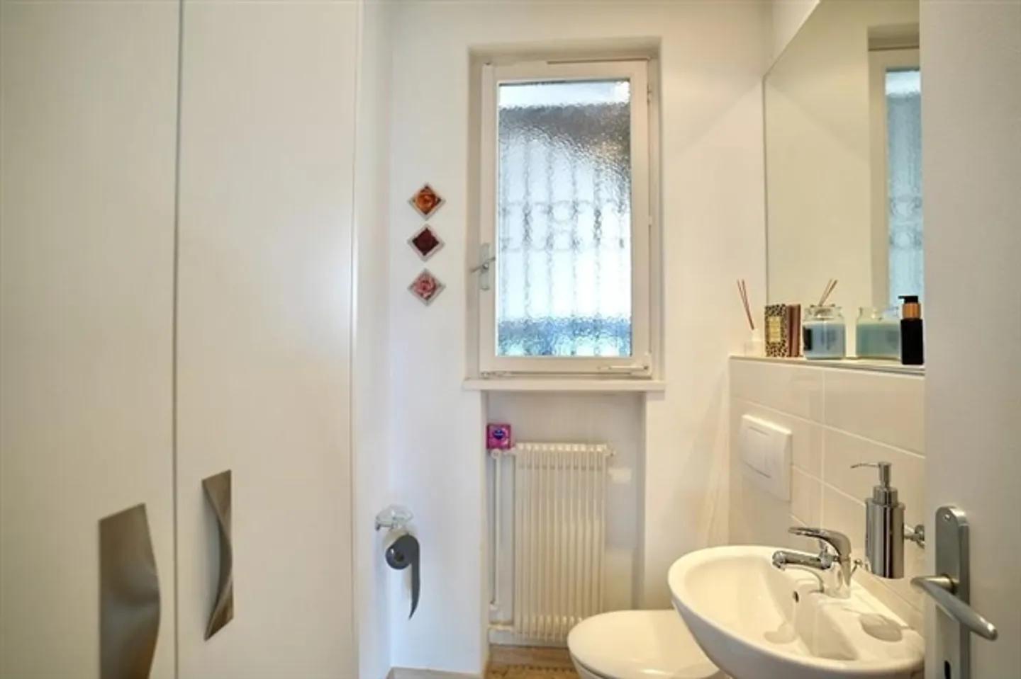 7 1/2-Room Villa in a Very Quiet, Sunny Location with Panoramic Lake View - Photo 18 of 20