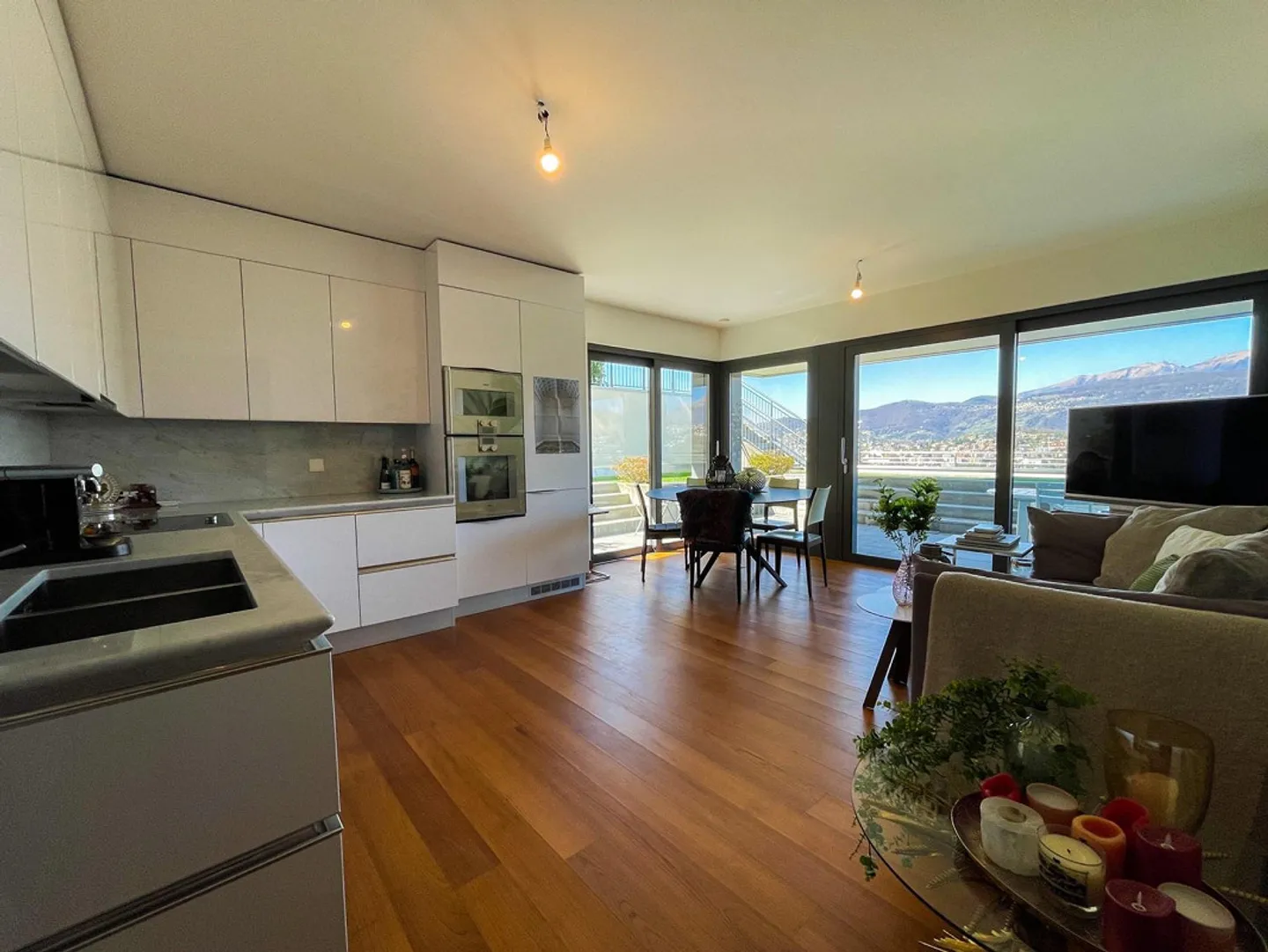 3.5 pièces dans un bâtiment prestigieux - Albonago - Photo 10 sur 15
