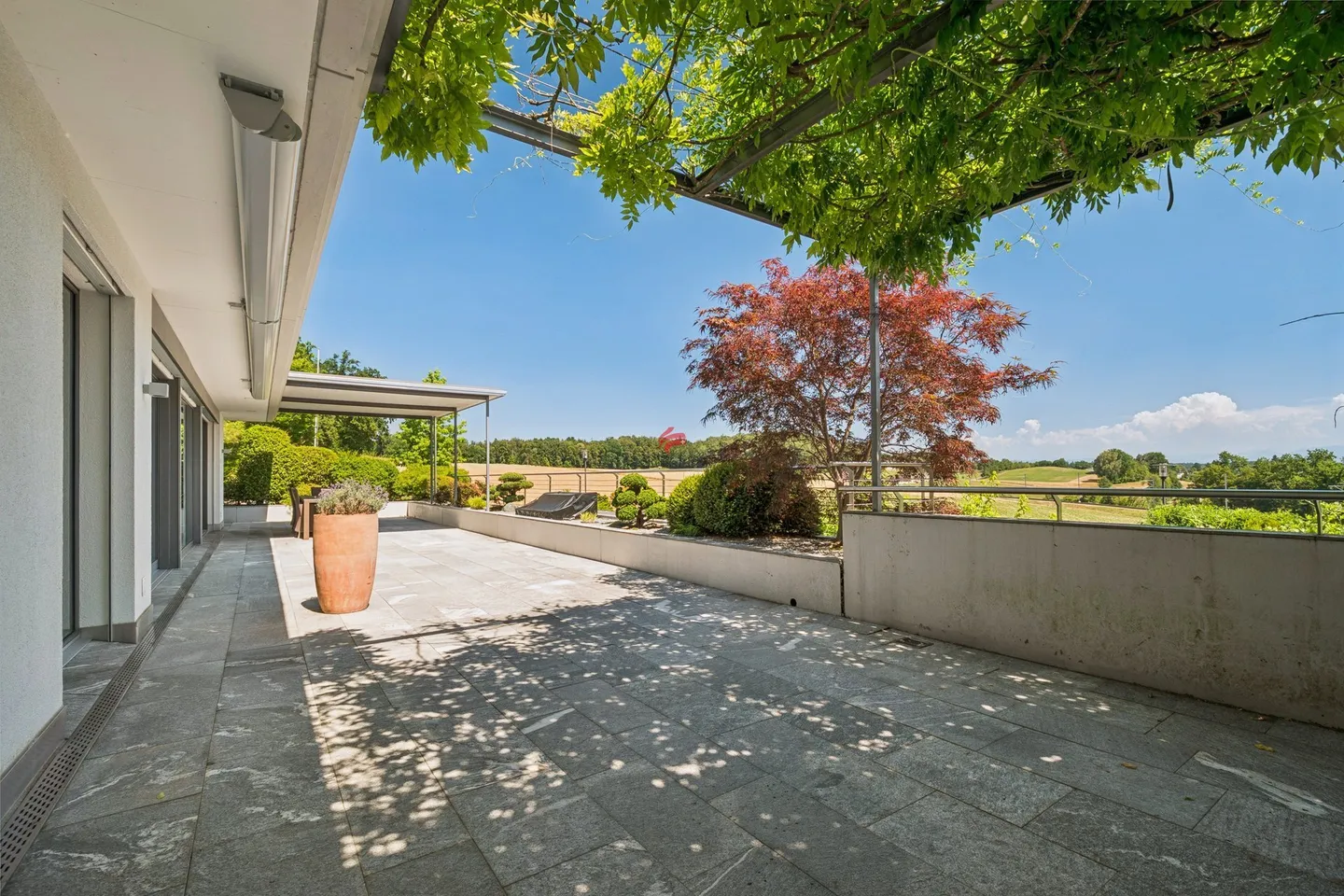 Terrassenhaus mit exklusivem Ambiente und wunderbarer Aussicht - Foto 1 di 20