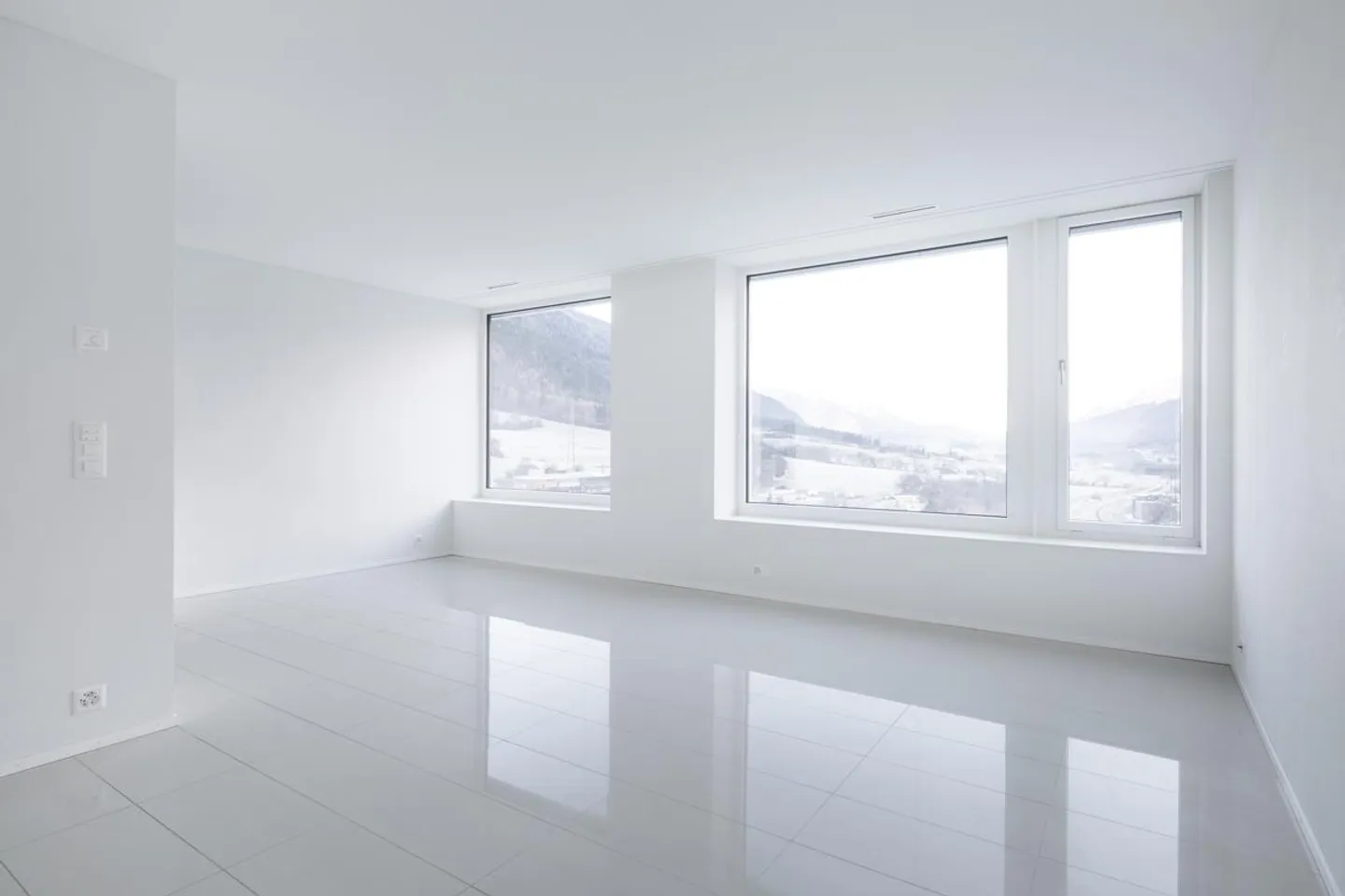 2 1/2 Room Apartment 18th Floor 18.2 - Photo 3 of 11