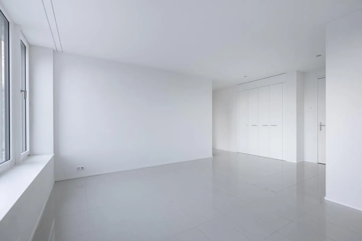 2 1/2 Room Apartment 18th Floor 18.2 - Photo 4 of 11